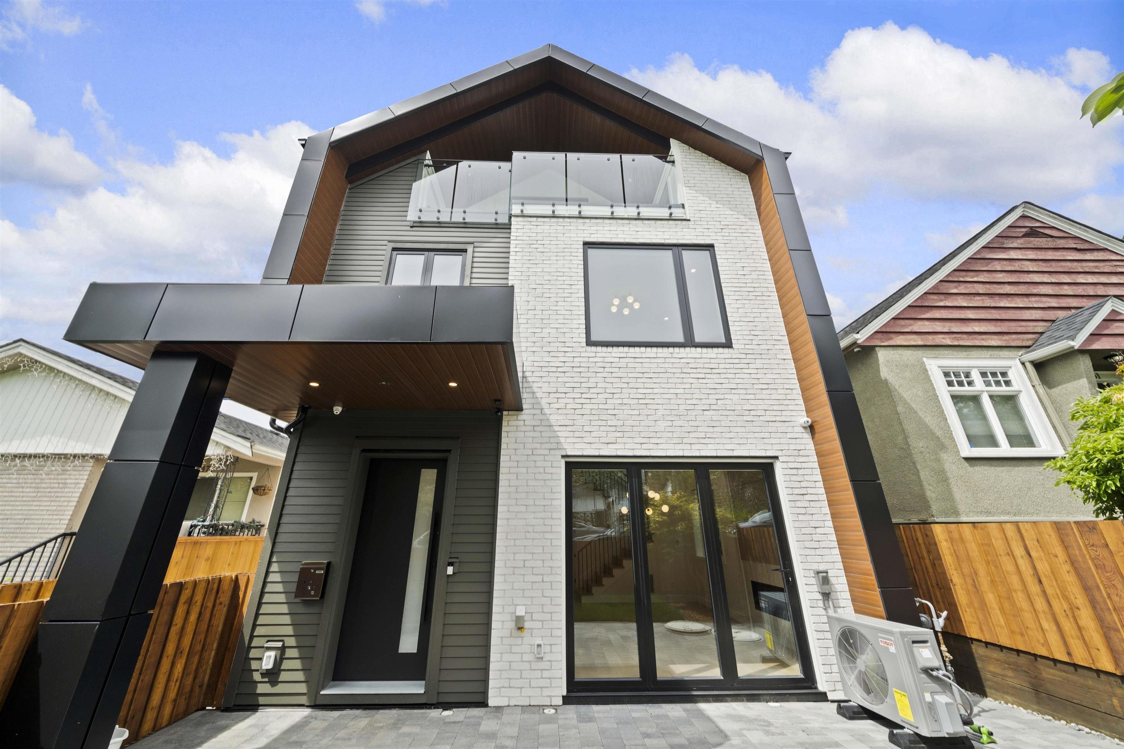 6461 E Prince Edward Street, Vancouver - Exteriors - Photo 1