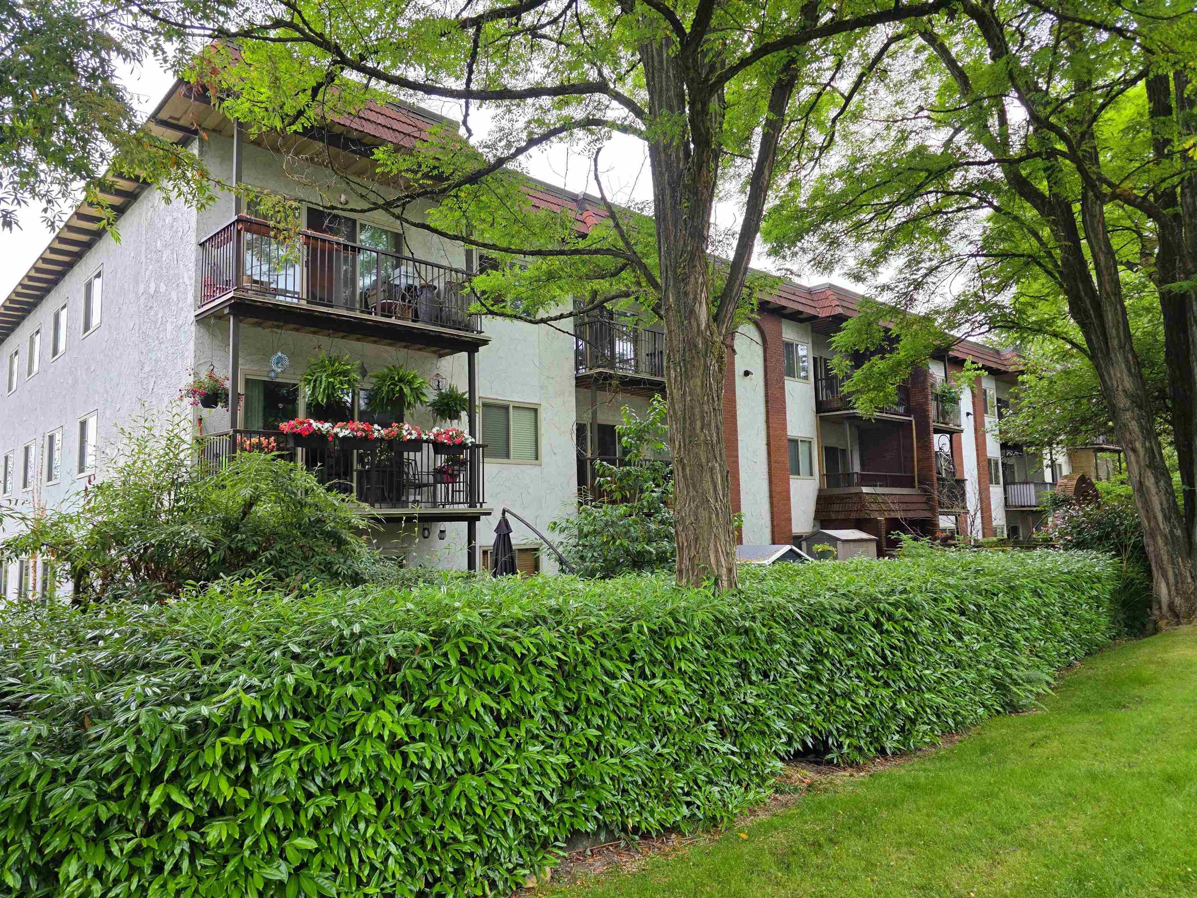 225 W 3rd Street, North Vancouver - Exteriors - Photo 1