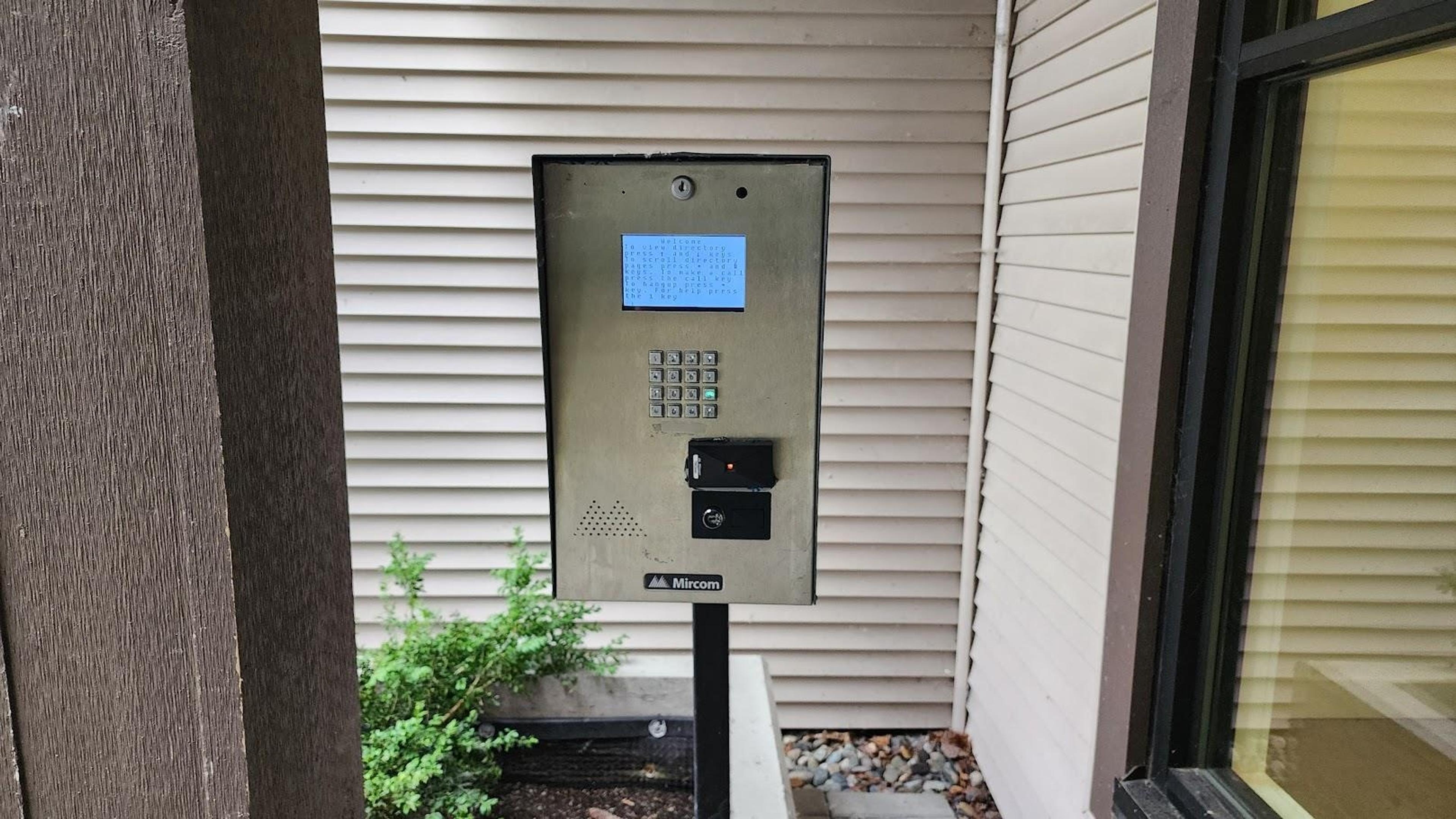 27358 32 Avenue, Langley - Exteriors - Photo 2