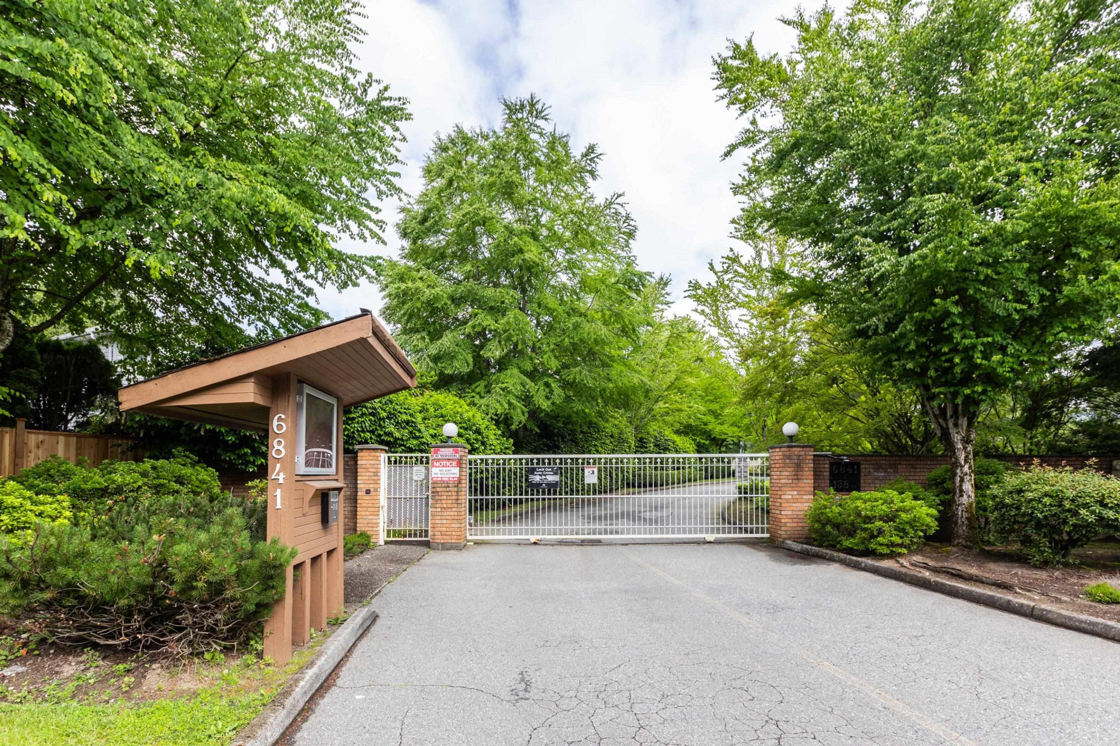 6841 138 Street, Surrey - Exteriors - Photo 3