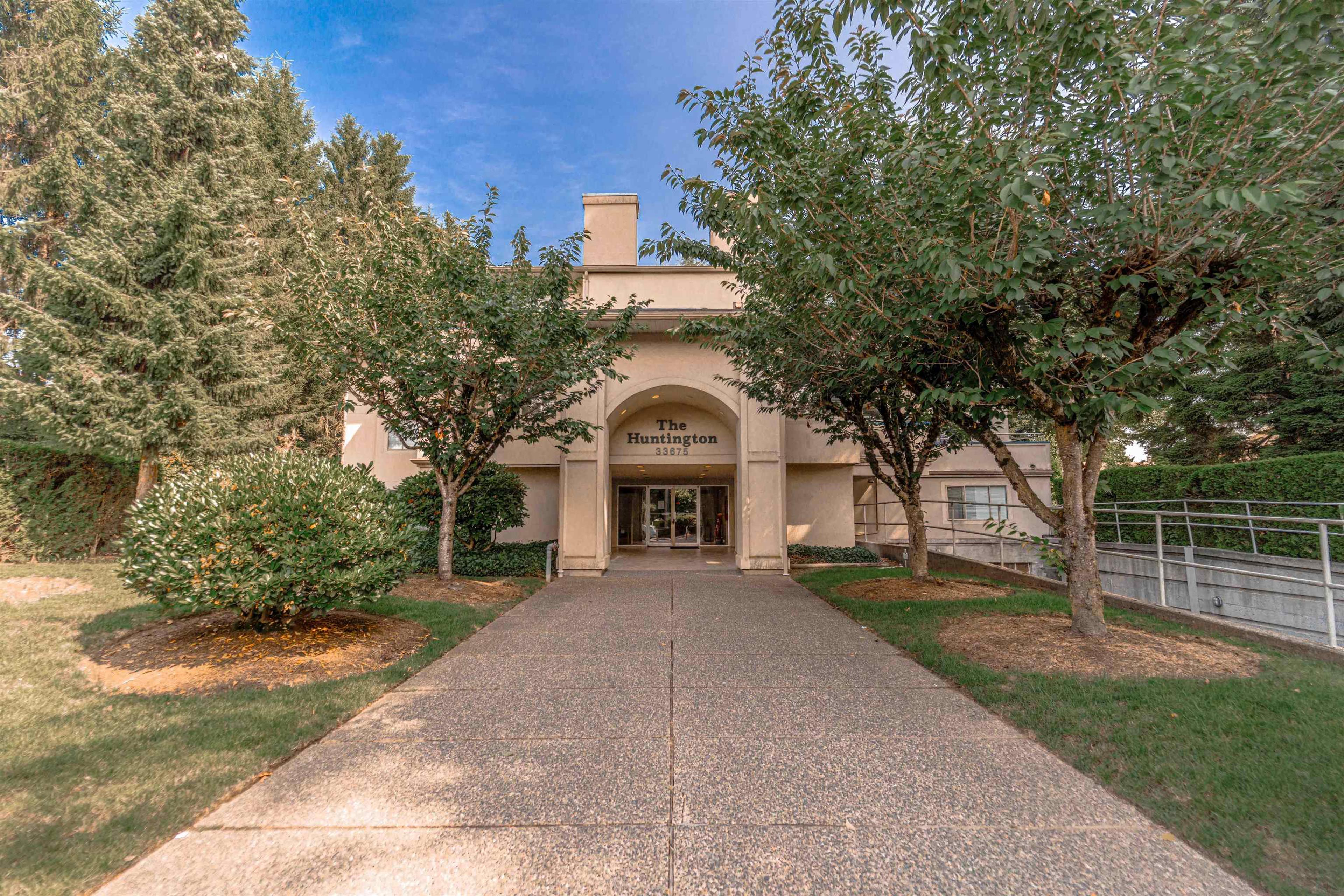 33675 Marshall Road, Abbotsford - Exteriors - Photo 2