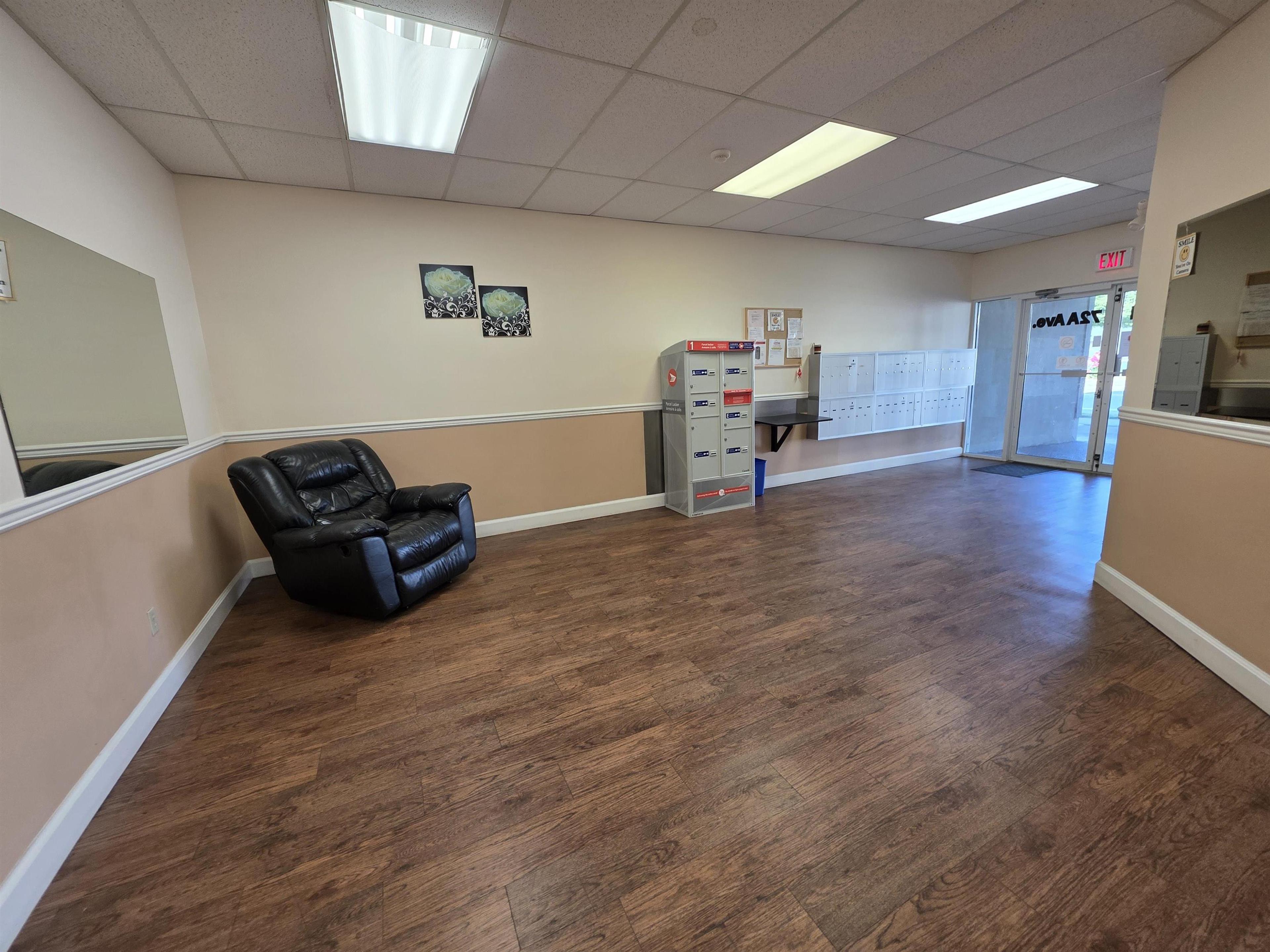 13771 72a Avenue, Surrey - Common Areas - Lobbies / Hallways / Foyers - Photo 4