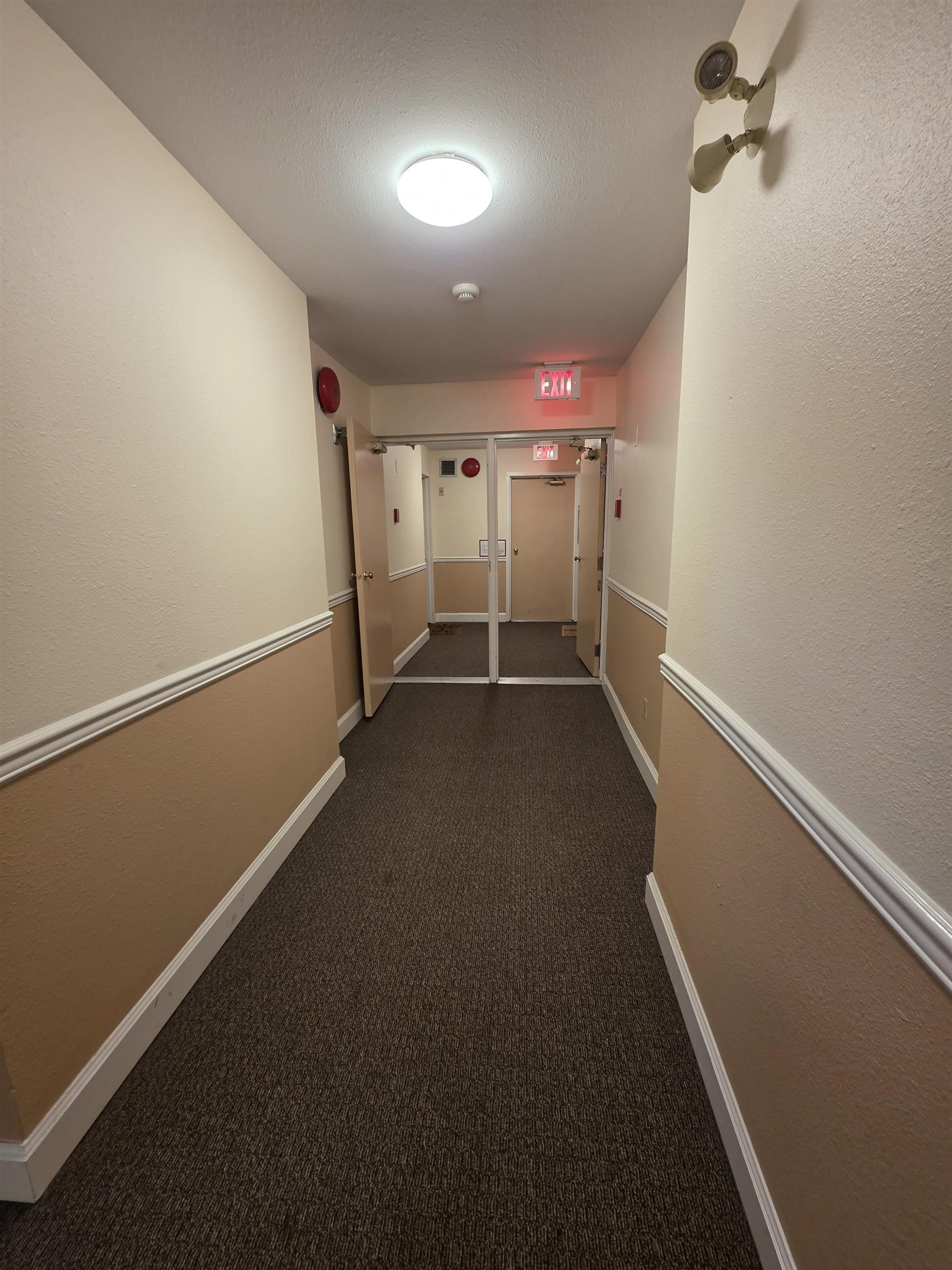 13771 72a Avenue, Surrey - Common Areas - Lobbies / Hallways / Foyers - Photo 5