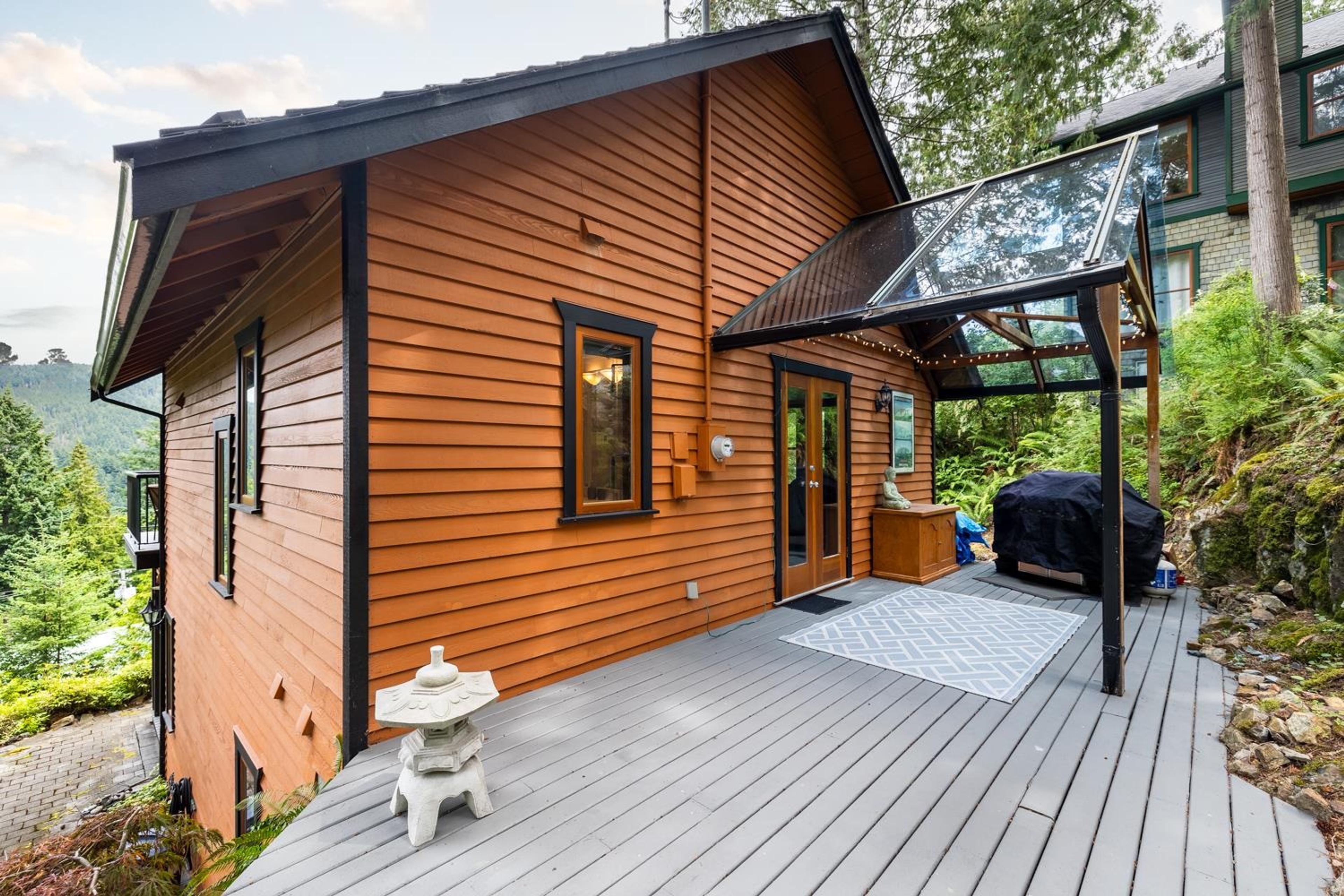 585 Artisan Lane, Bowen Island - Exteriors - Photo 5