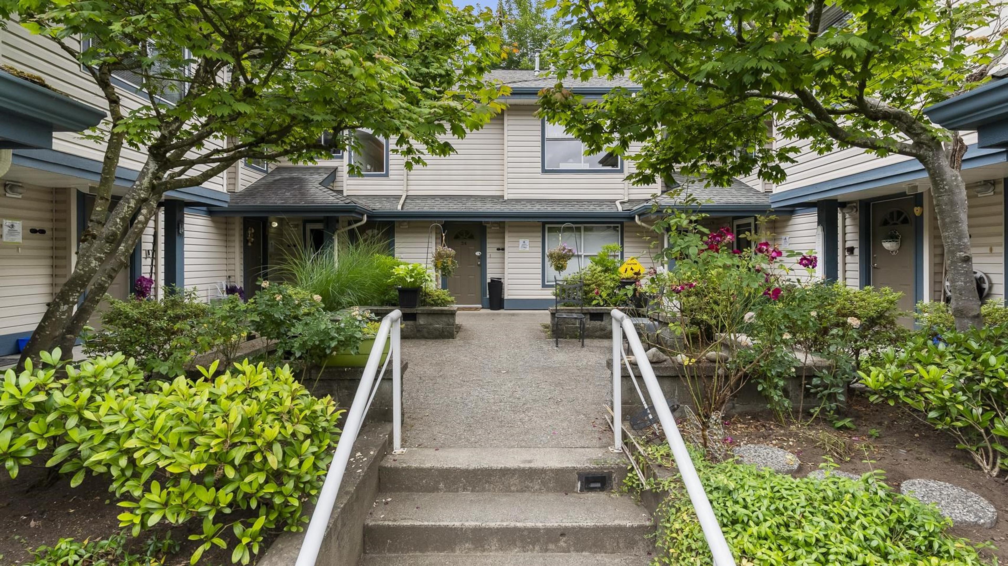 5670 208 Street, Langley - Exteriors - Full Complex View - Photo 3