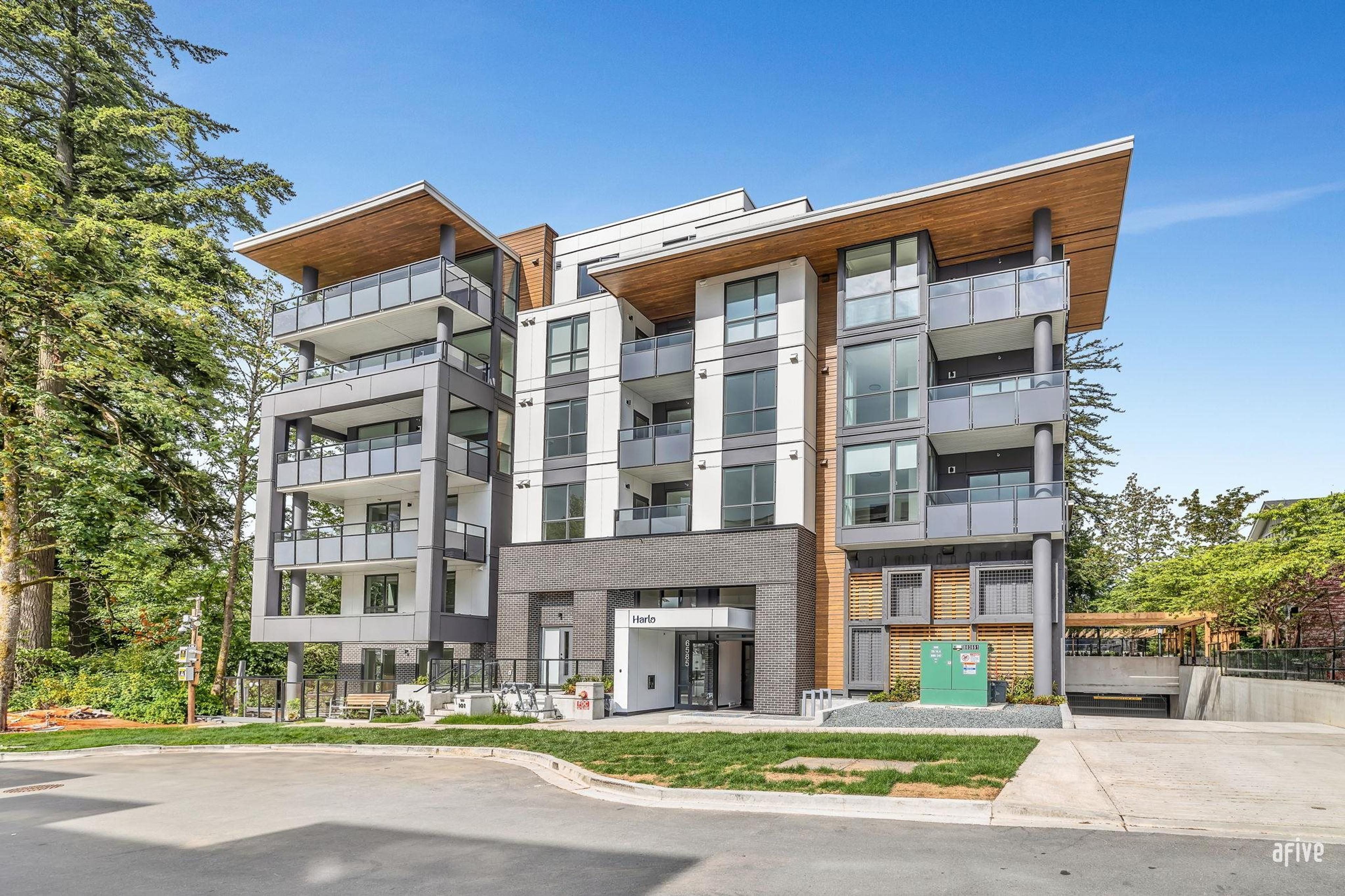 6585 195a Street, Surrey - Exteriors - Photo 1