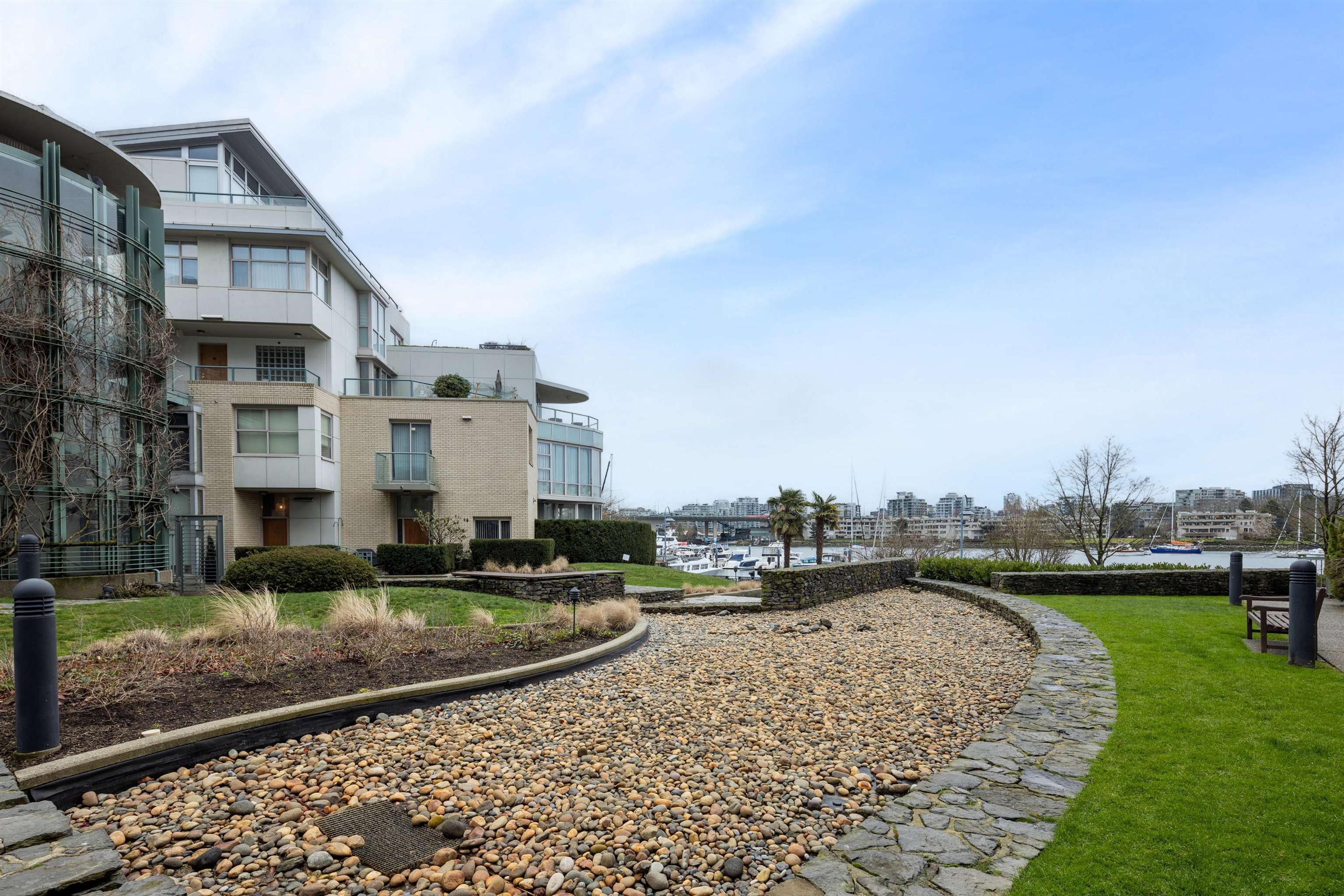 1288 Marinaside Crescent, Vancouver - Exteriors - Photo 1