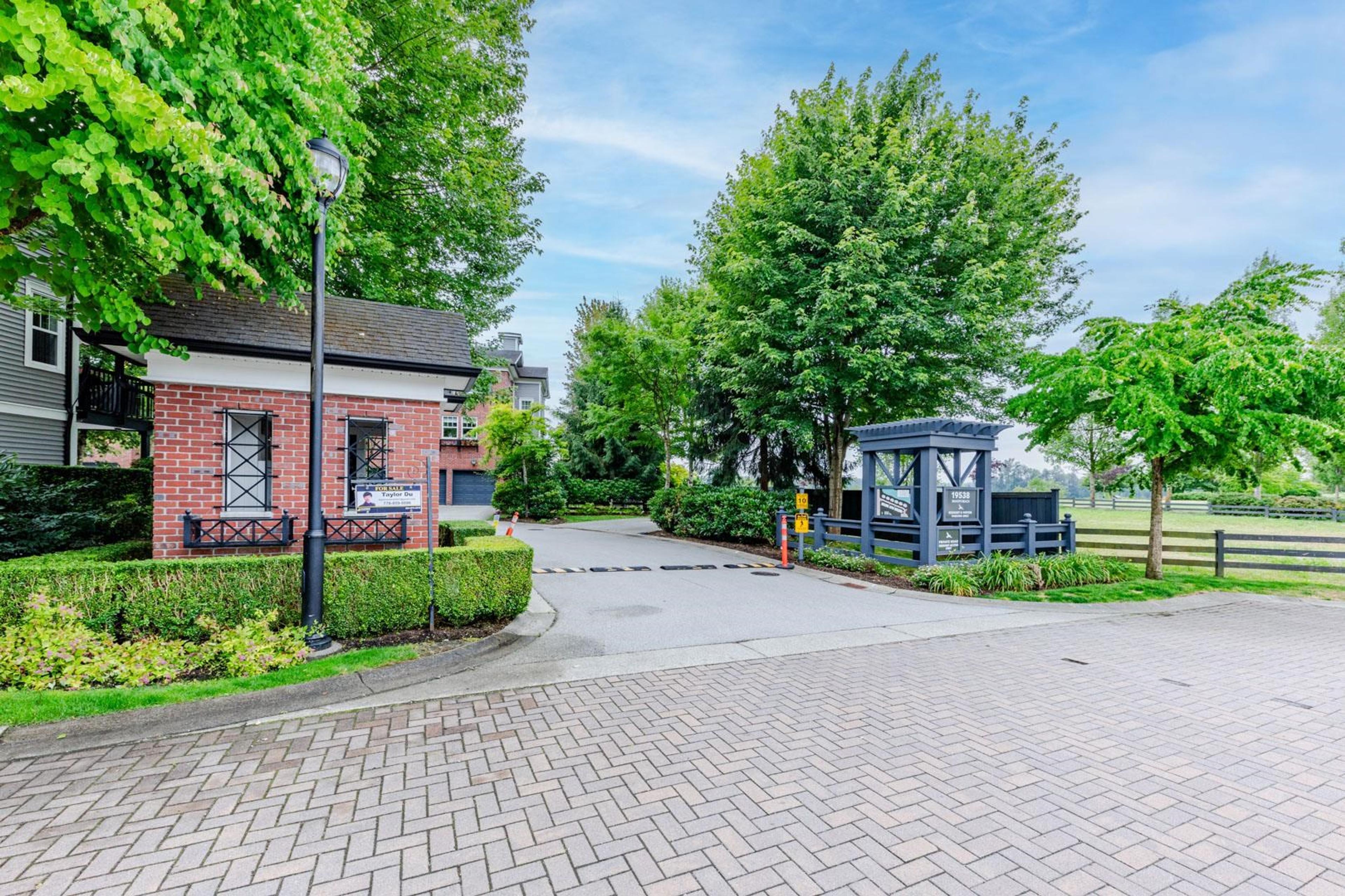 19538 Bishops Reach, Pitt Meadows - Exteriors - Photo 6