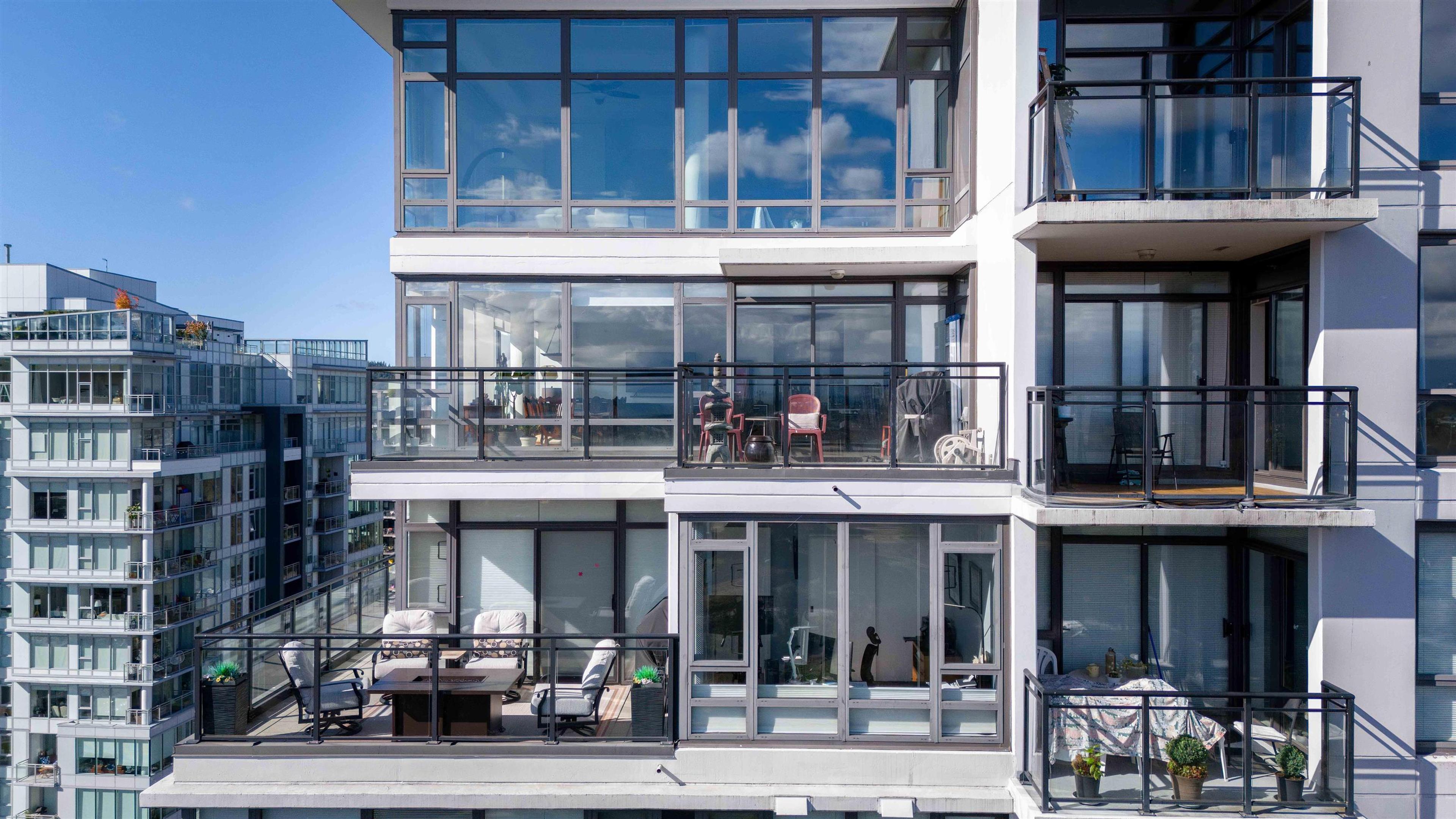 400 Capilano Road, Port Moody - Exteriors - Photo 3