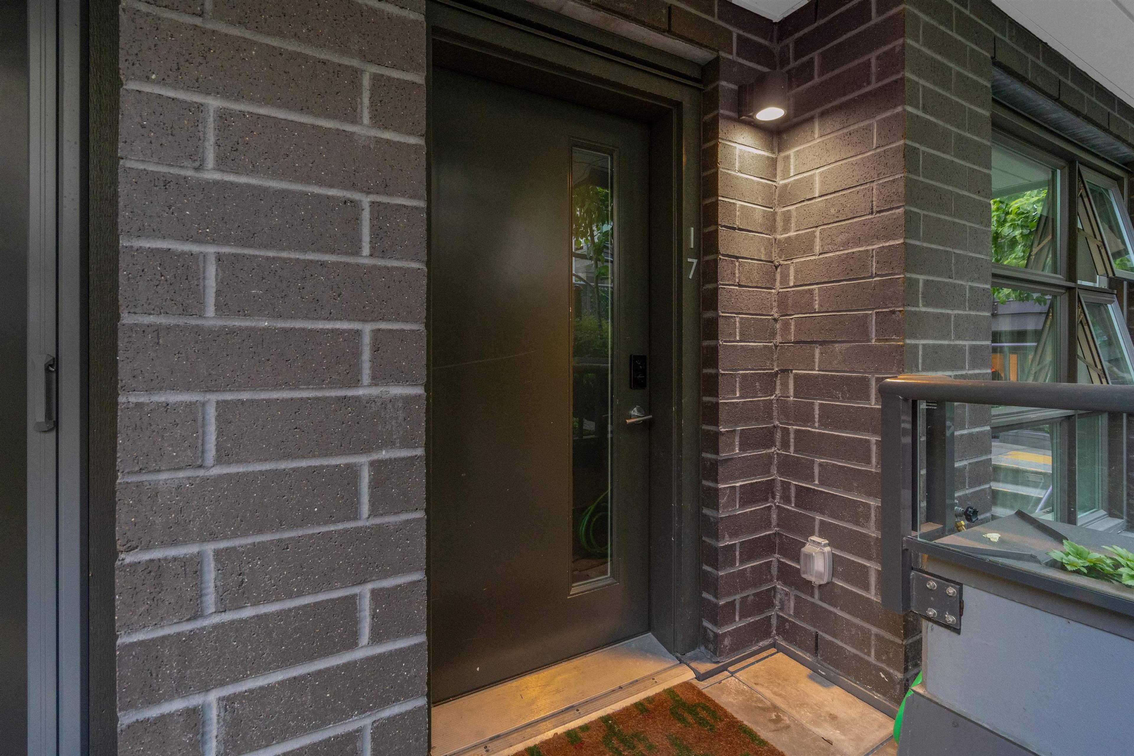 14820 Buena Vista Avenue, White Rock - Exteriors - Photo 1