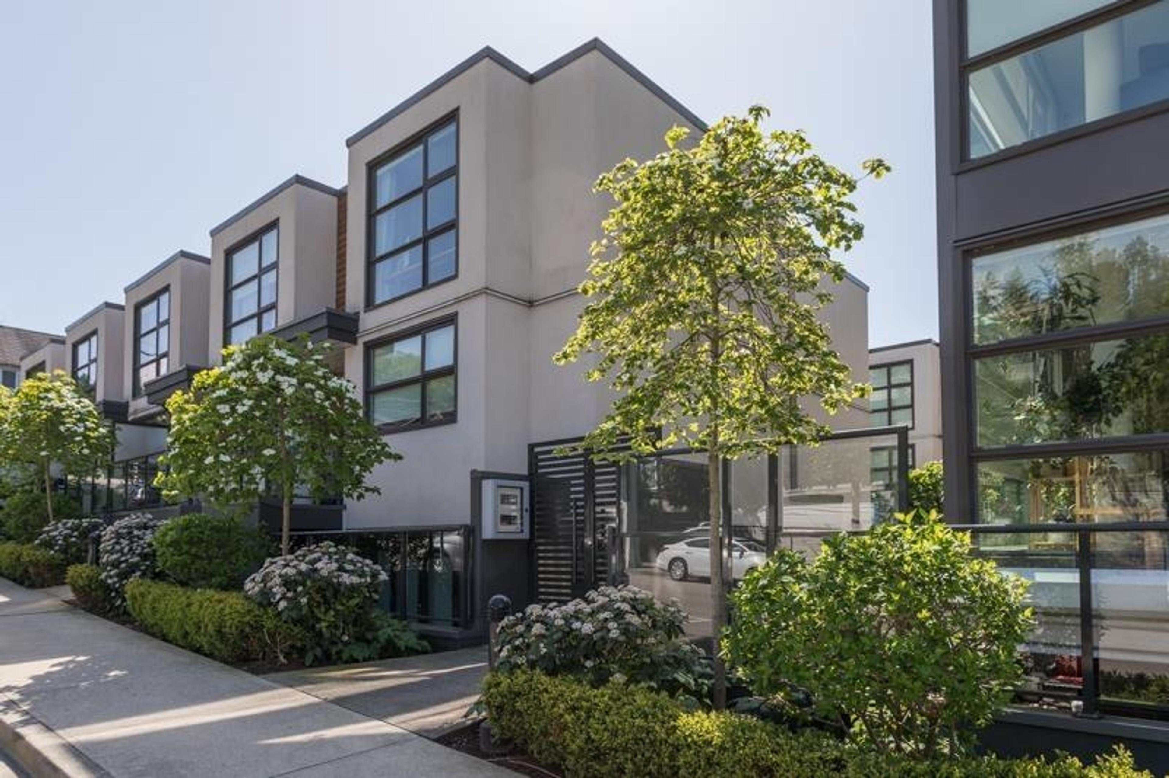 14820 Buena Vista Avenue, White Rock - Exteriors - Full Complex View - Photo 2