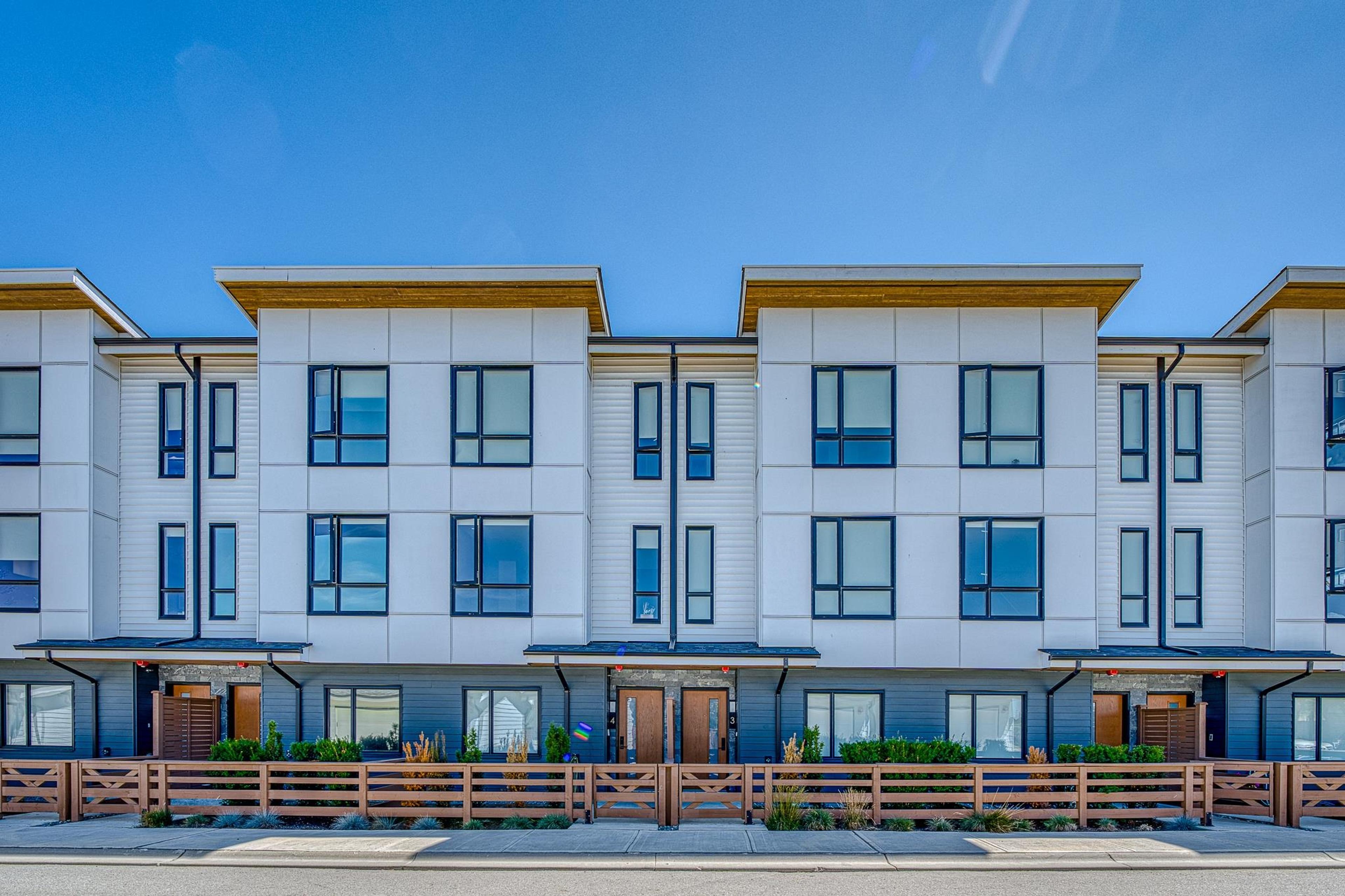 4745 Spruce Way, Tsawwassen - Exteriors - Full Complex View - Photo 1