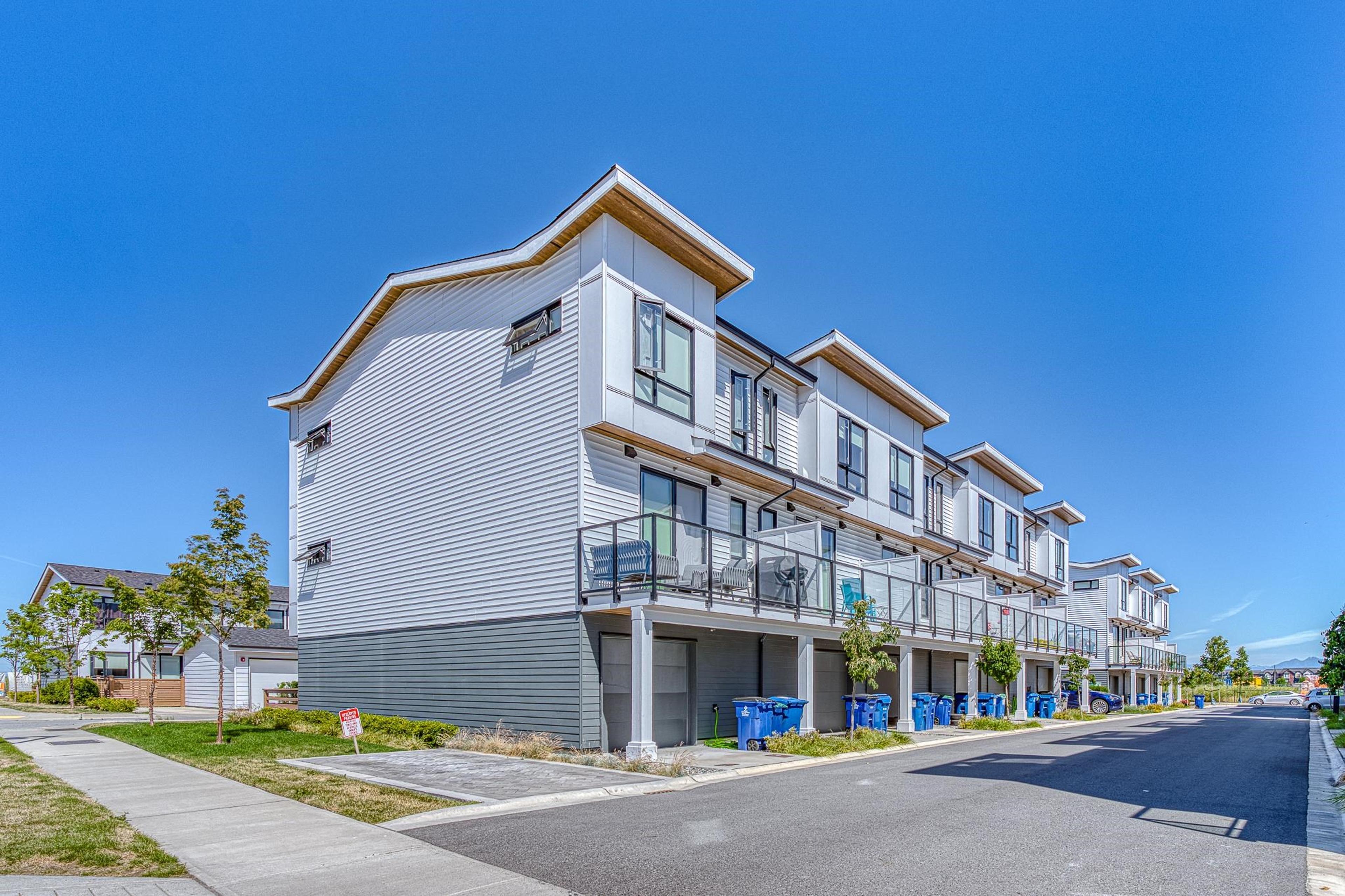 4745 Spruce Way, Tsawwassen - Exteriors - Full Complex View - Photo 4