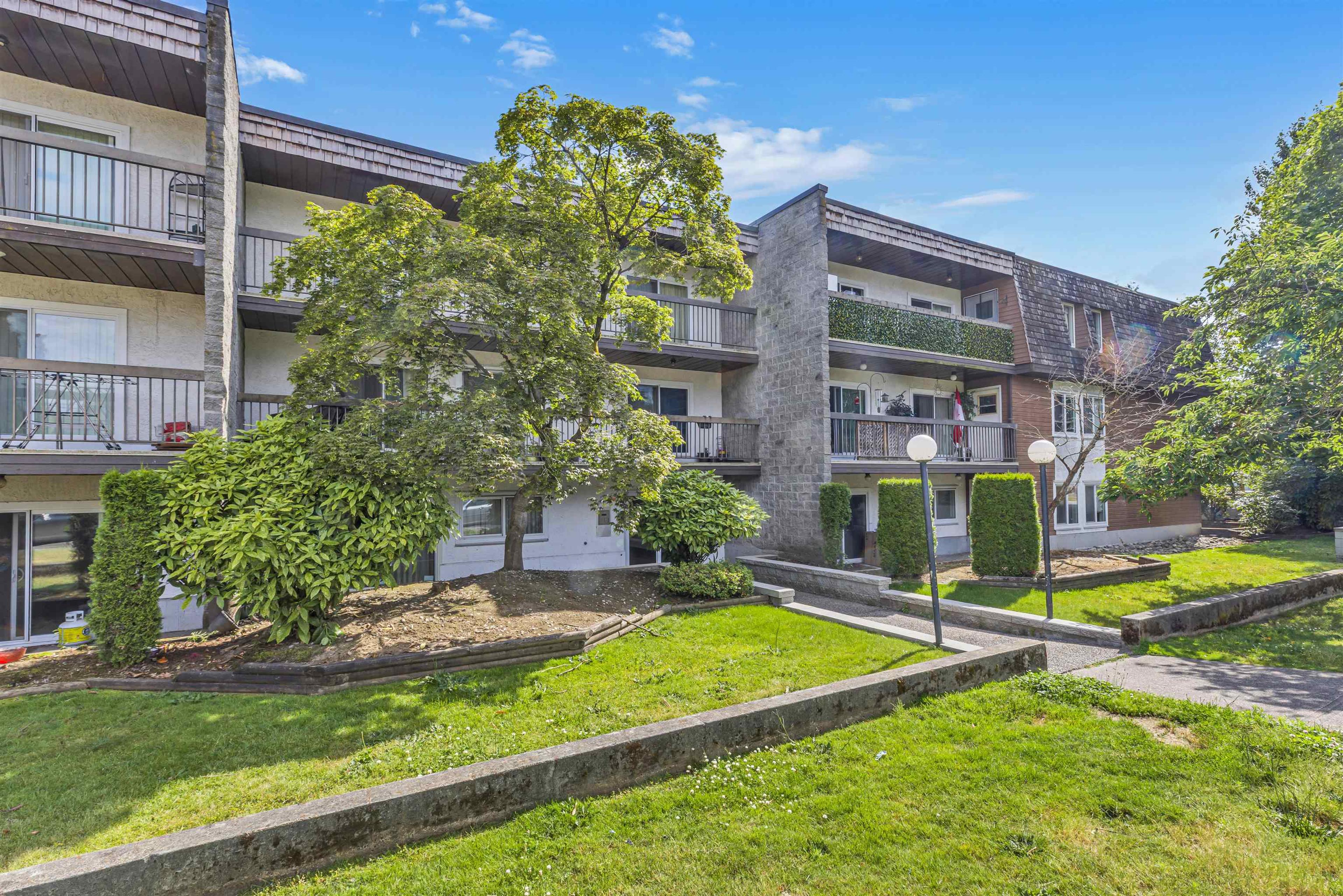 33850 Fern Street, Abbotsford - Exteriors - Full Complex View - Photo 2