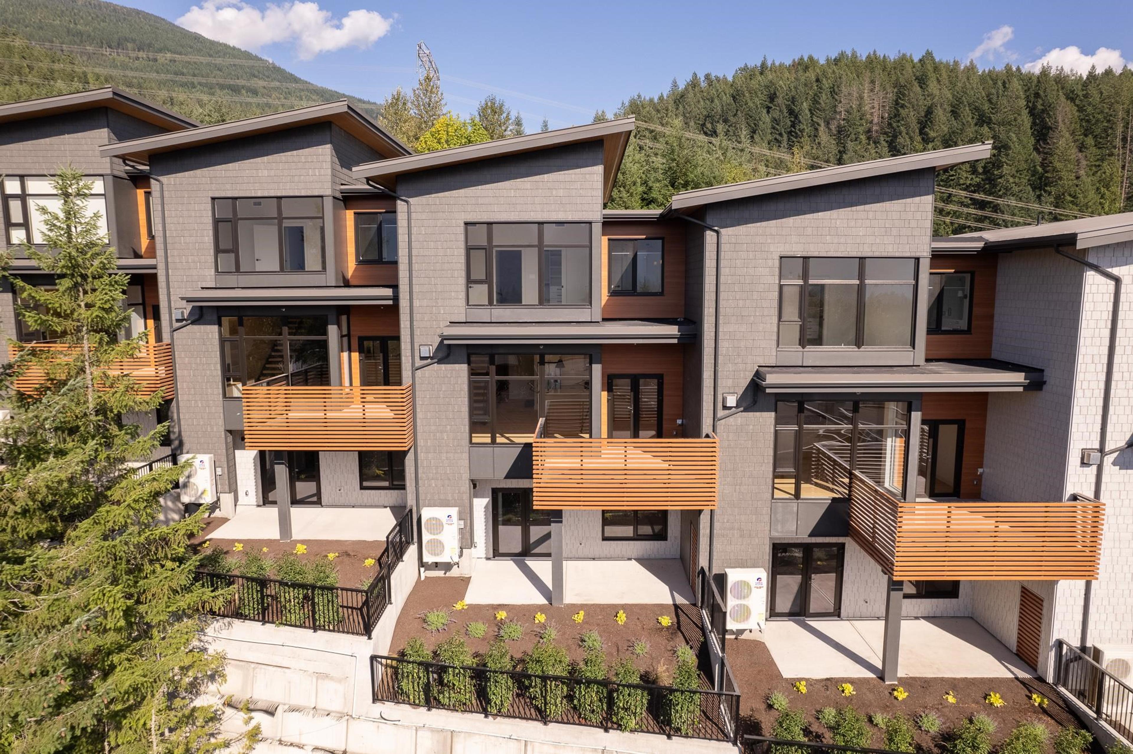 3407 Mamquam Road, Squamish - Exteriors - Full Complex View, Drone/Aerial View - Photo 3