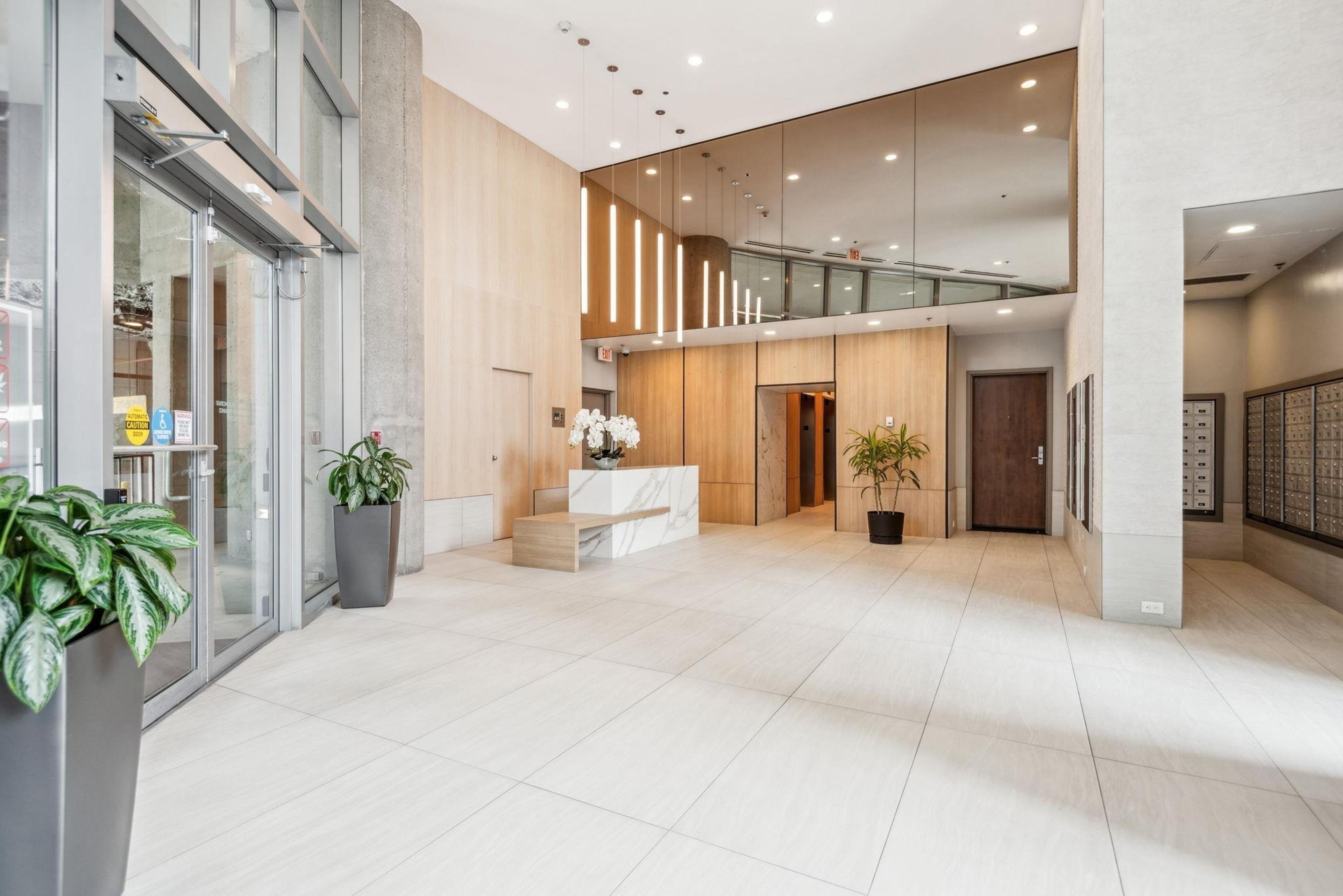 #607 583 BEACH CRESCENT - Image 2