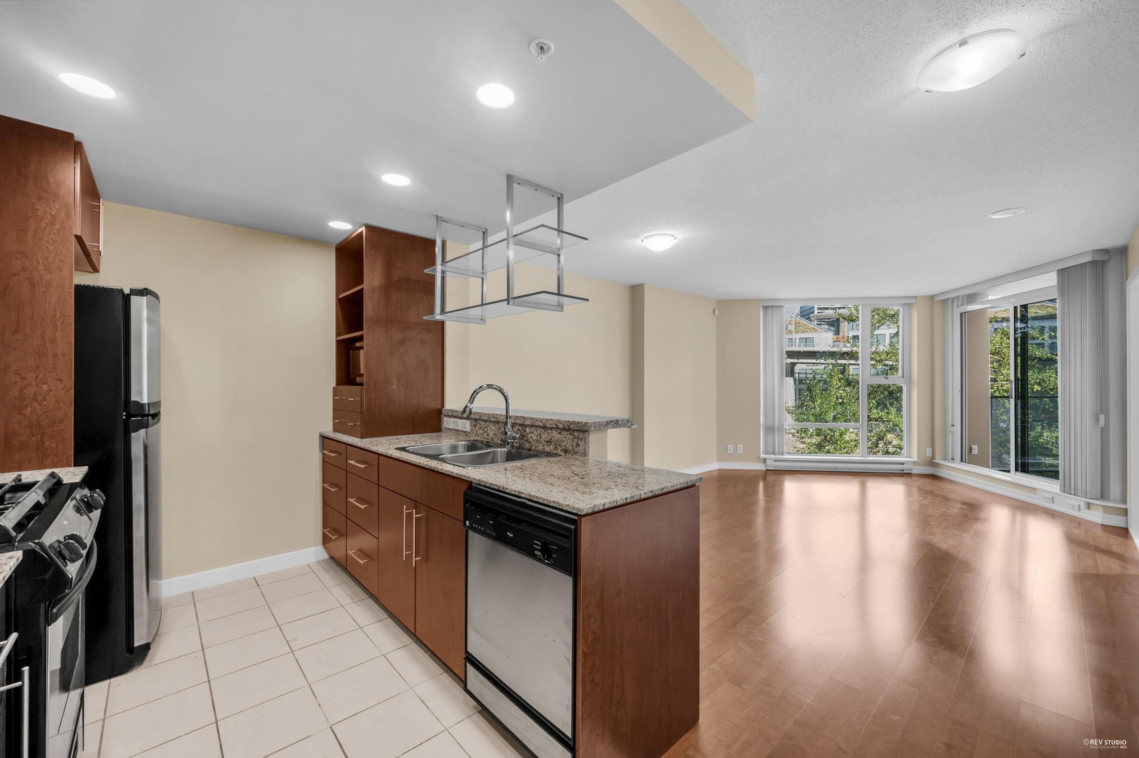 #607 583 BEACH CRESCENT - Image 12