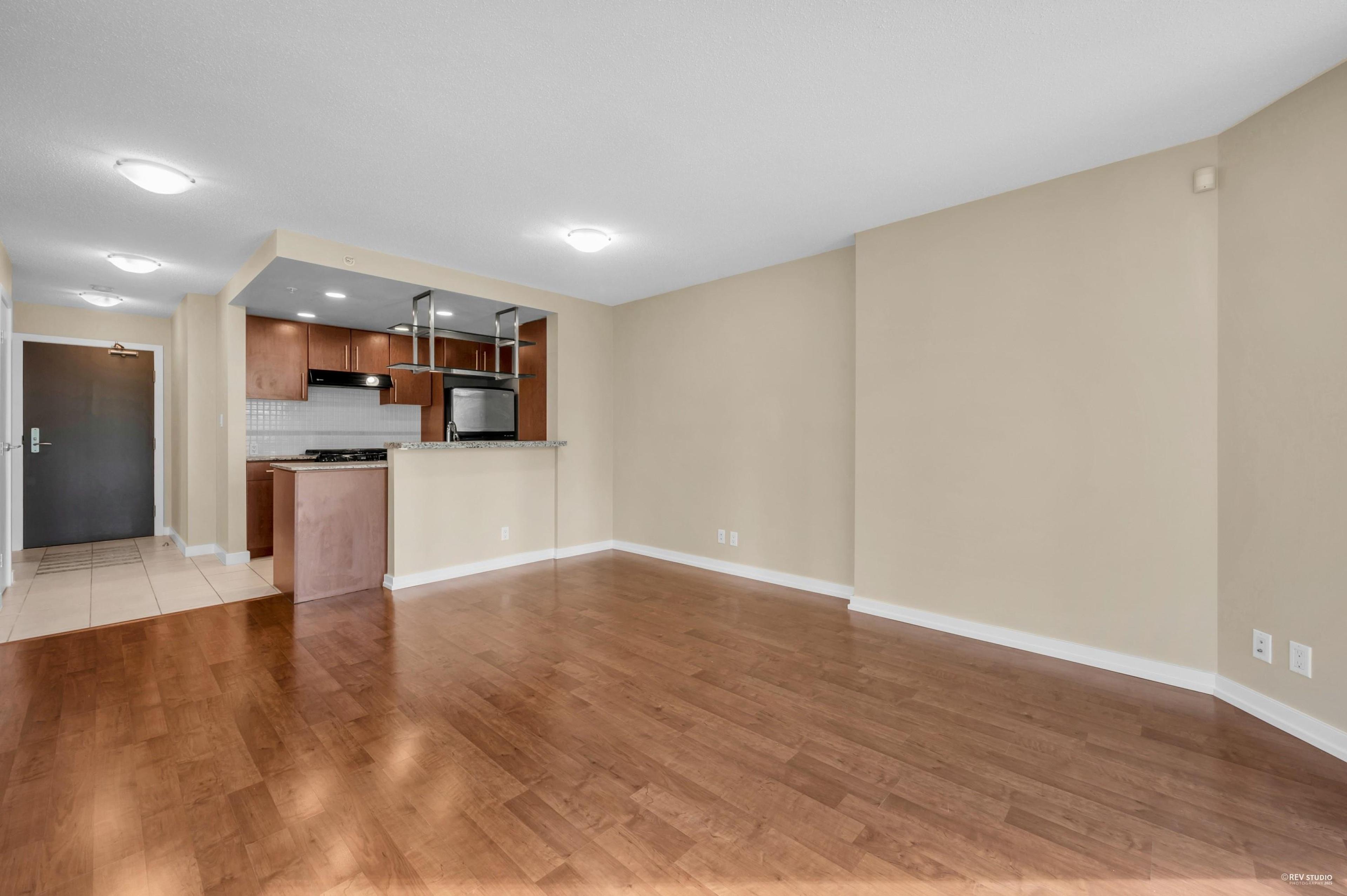 #607 583 BEACH CRESCENT - Image 7