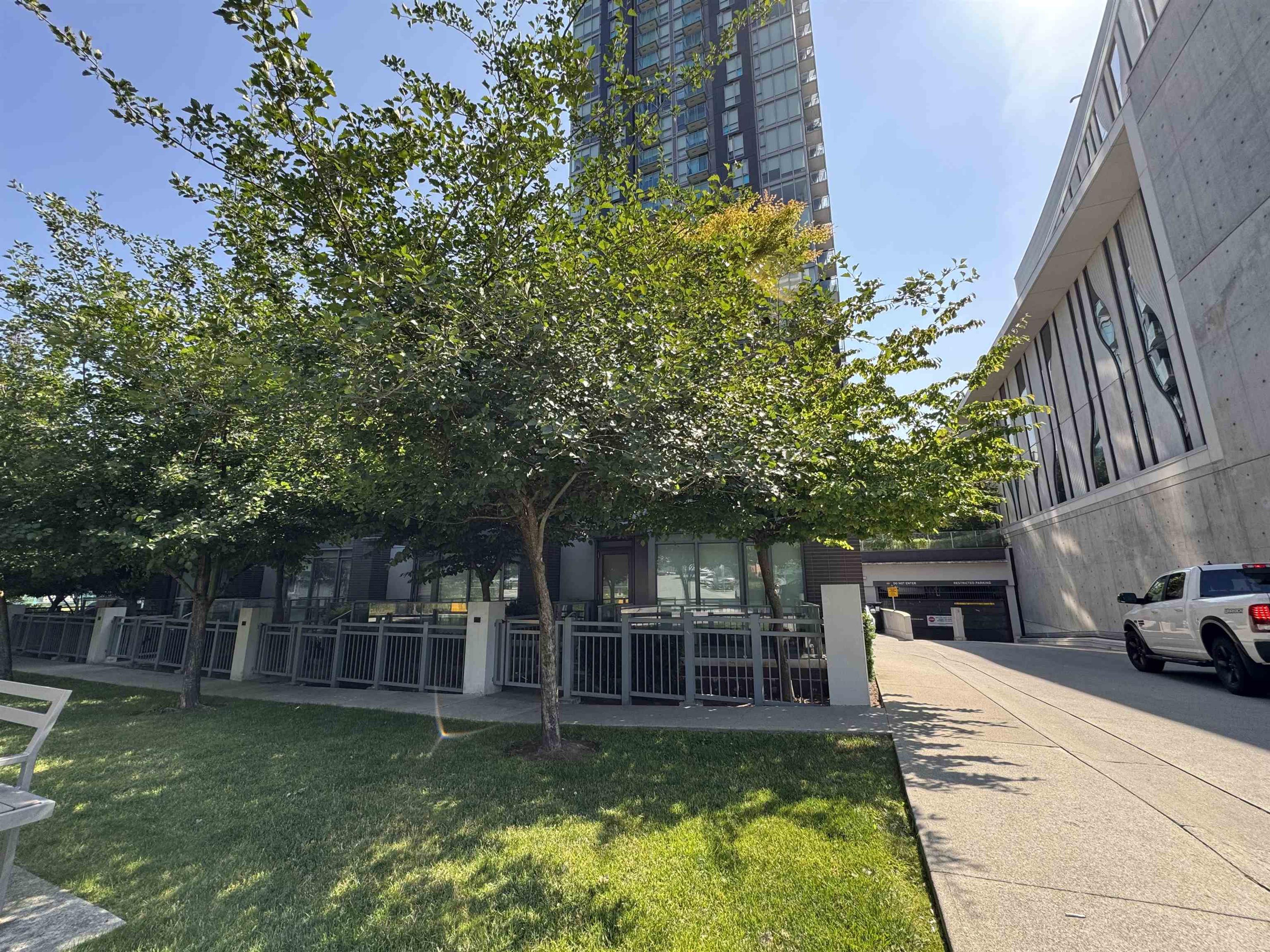 13438 Central Avenue, Surrey - Exteriors - Photo 3