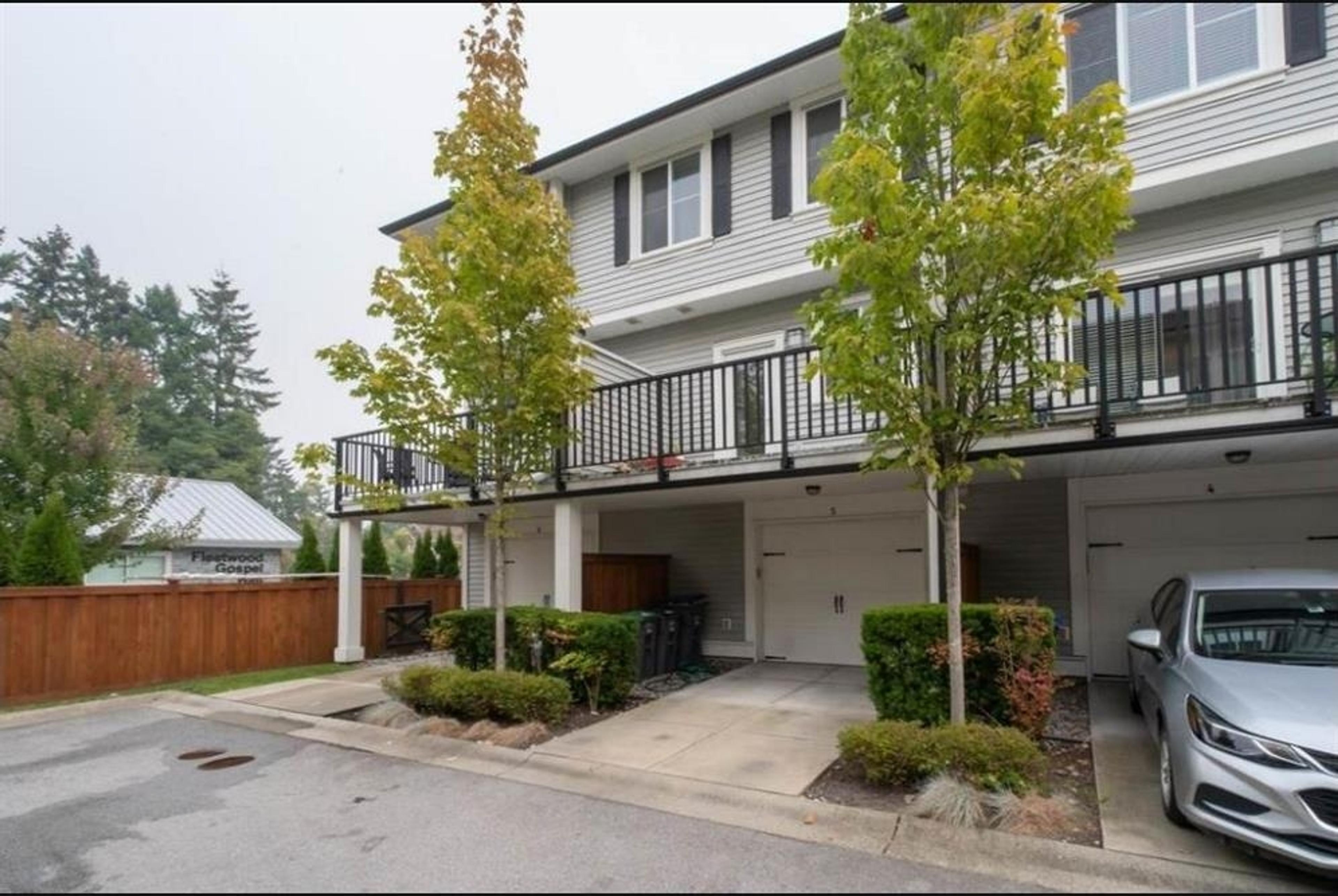 8713 158 Street, Surrey - Exteriors - Photo 5