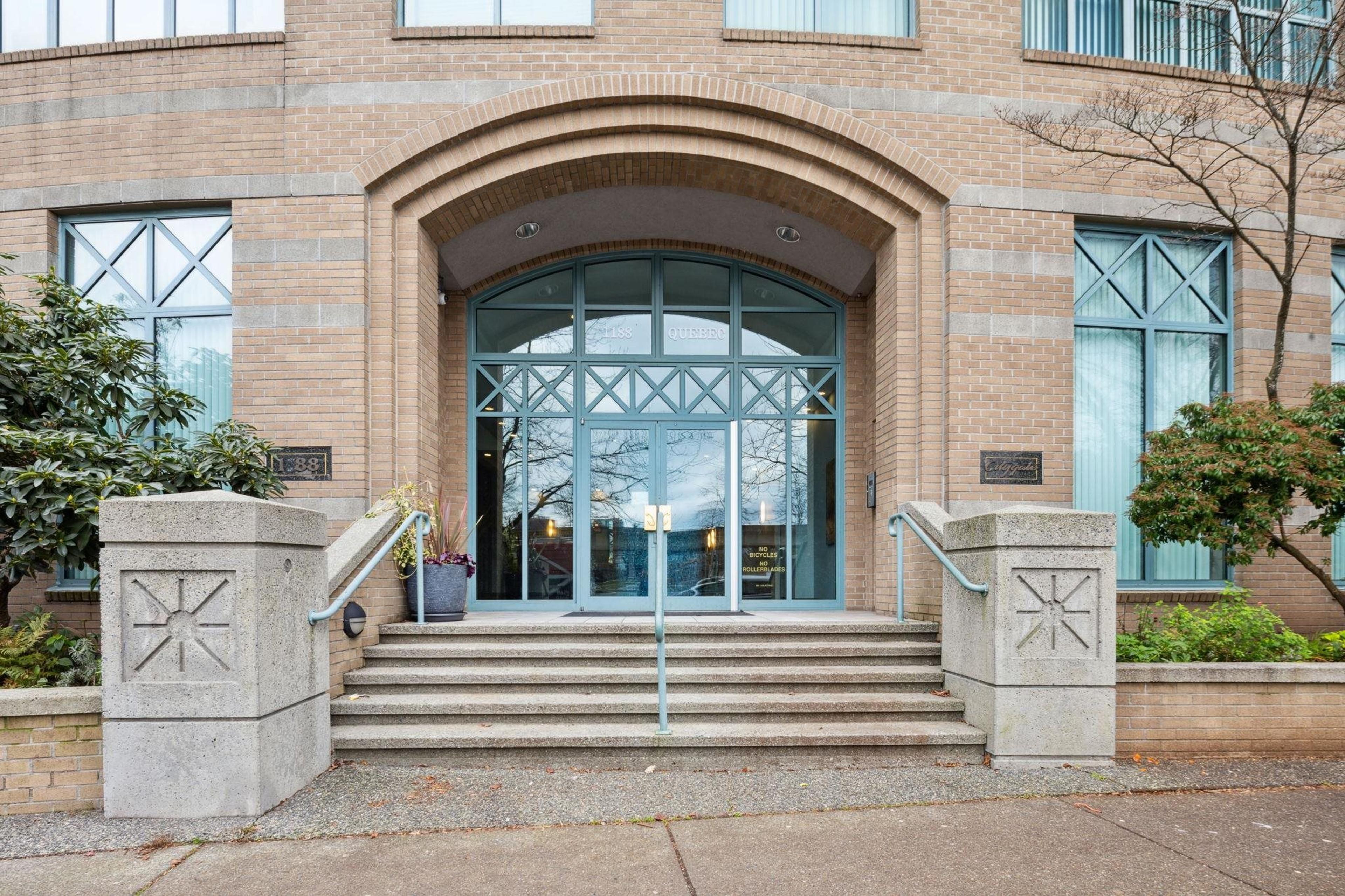 1188 Quebec Street, Vancouver - Exteriors - Photo 2