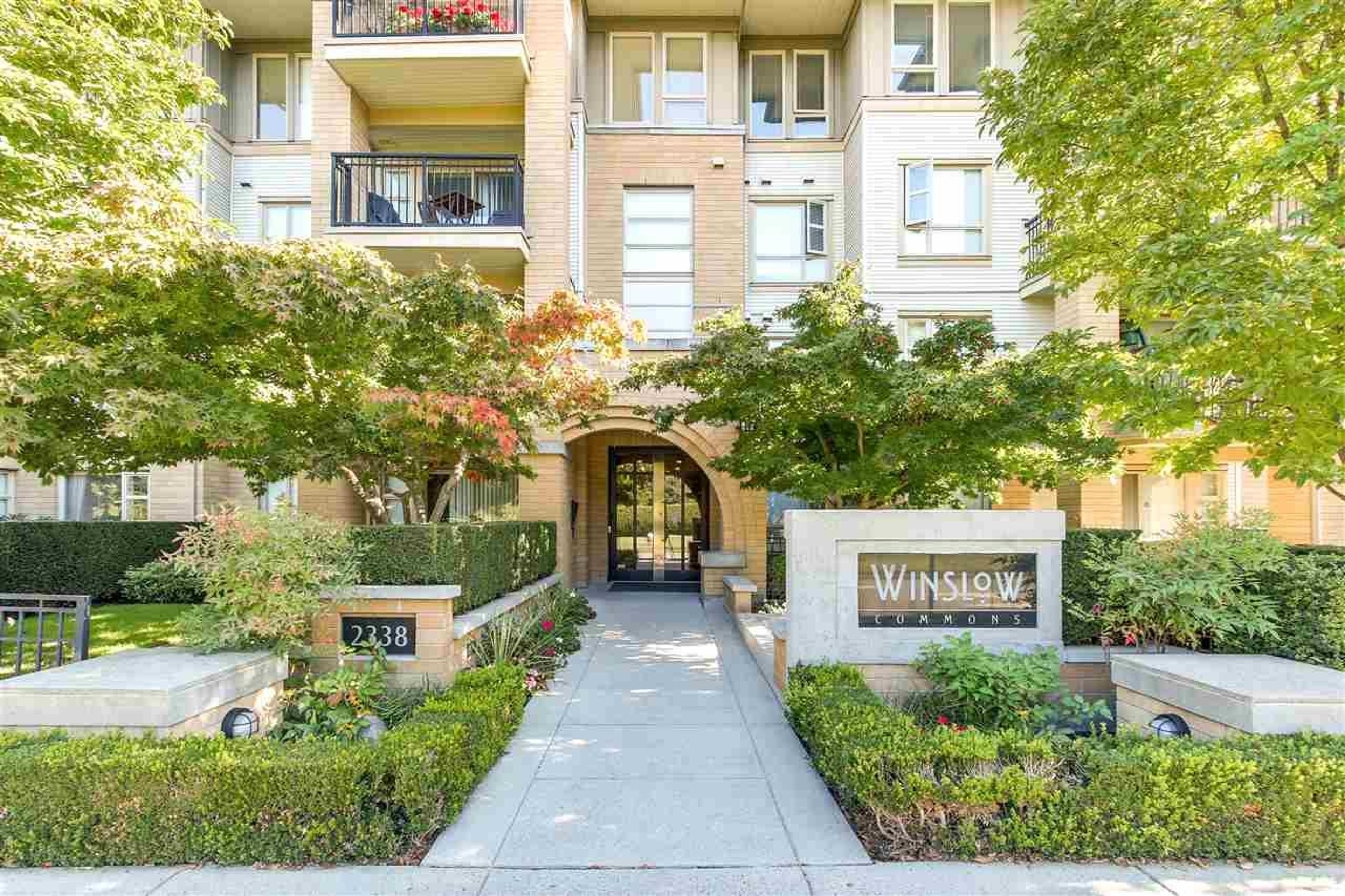 2338 Western Parkway, Vancouver - Exteriors - Photo 2