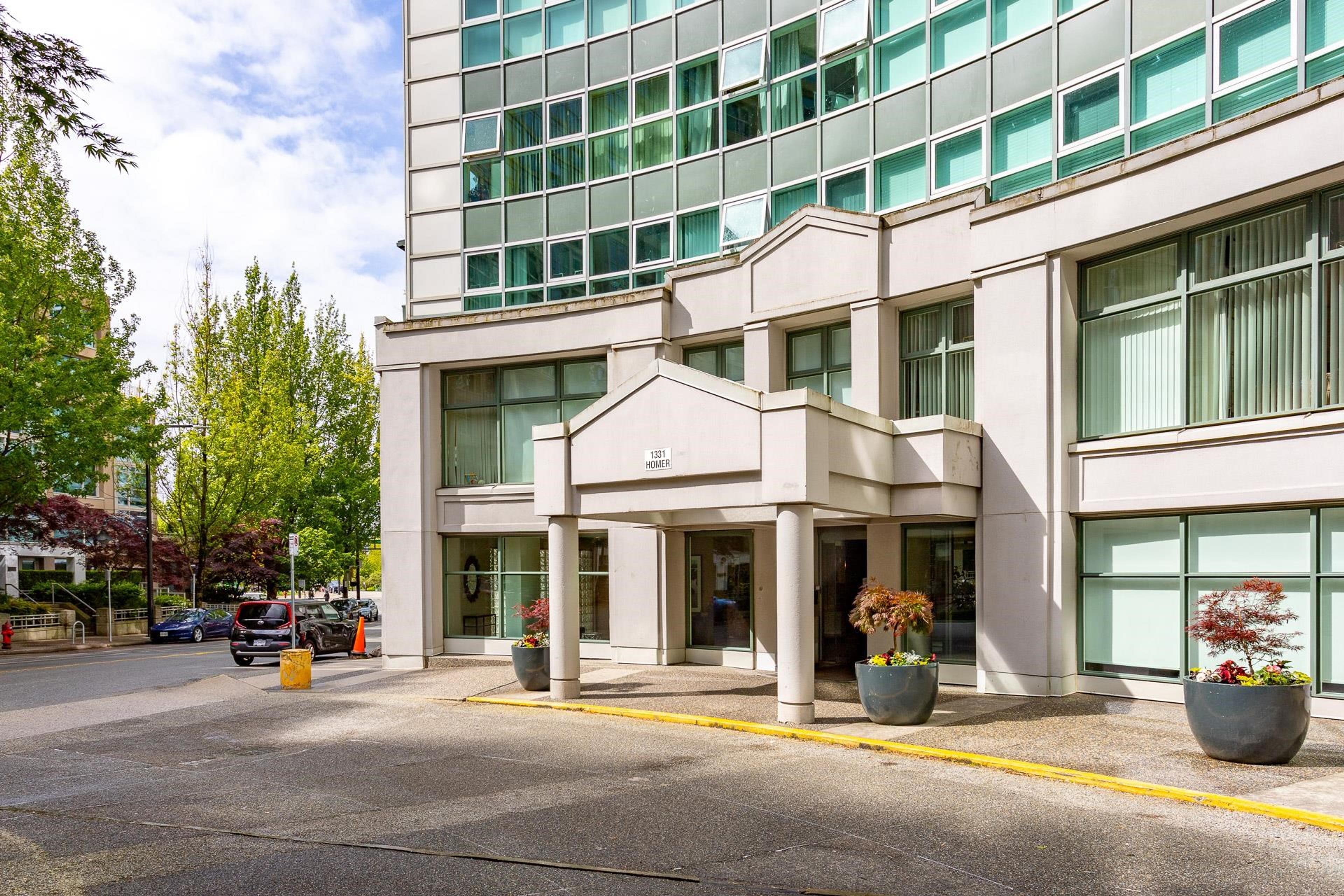 1323 Homer Street, Vancouver - Exteriors - Photo 2