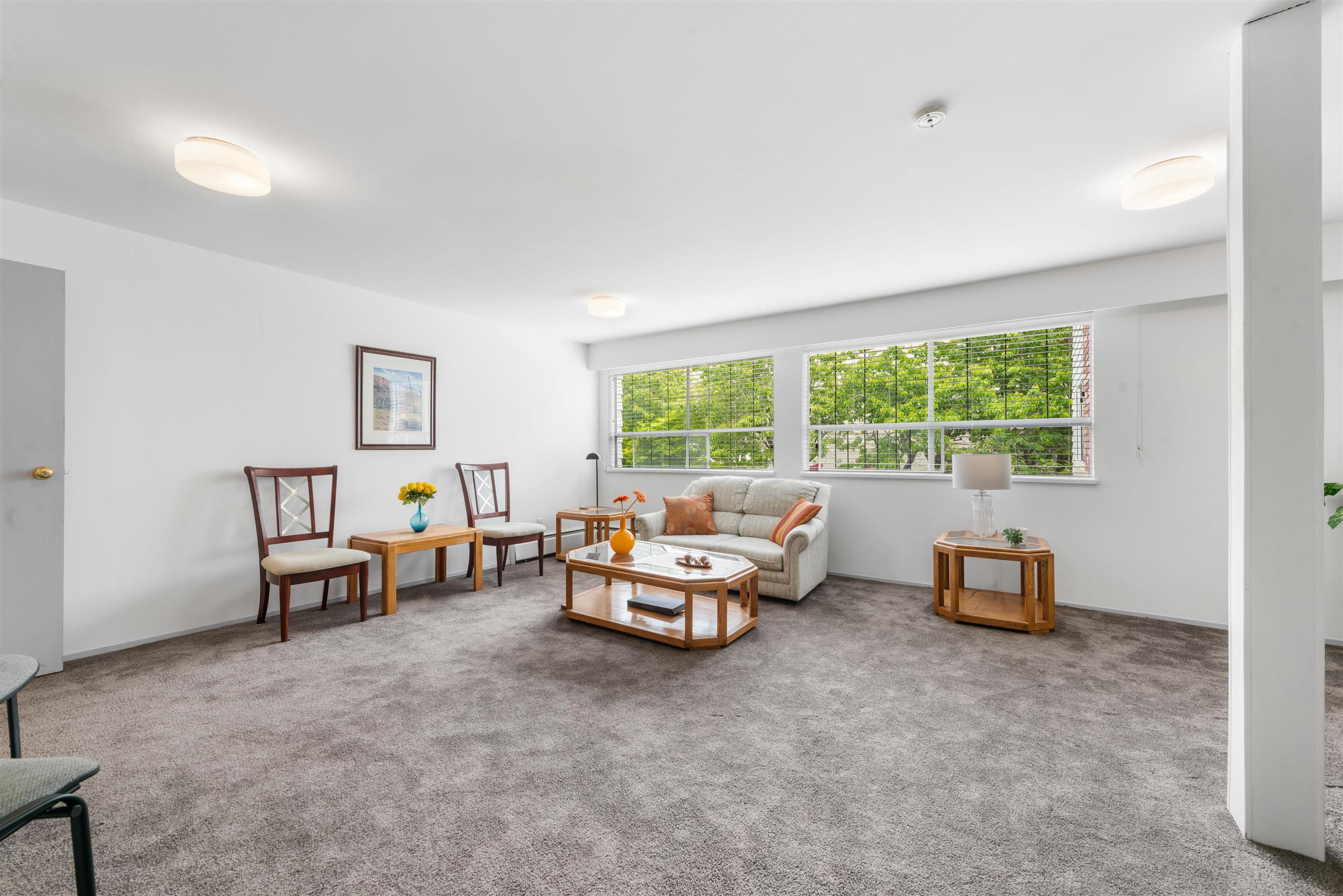 15010 Roper Avenue, White Rock - Exteriors - Photo 4