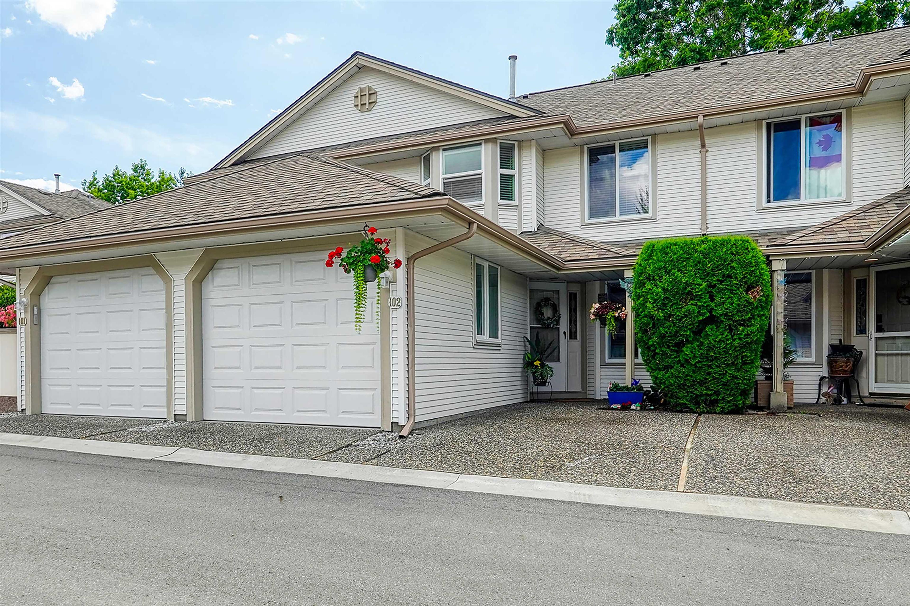 9045 Walnut Grove Drive, Langley - Exteriors - Photo 3