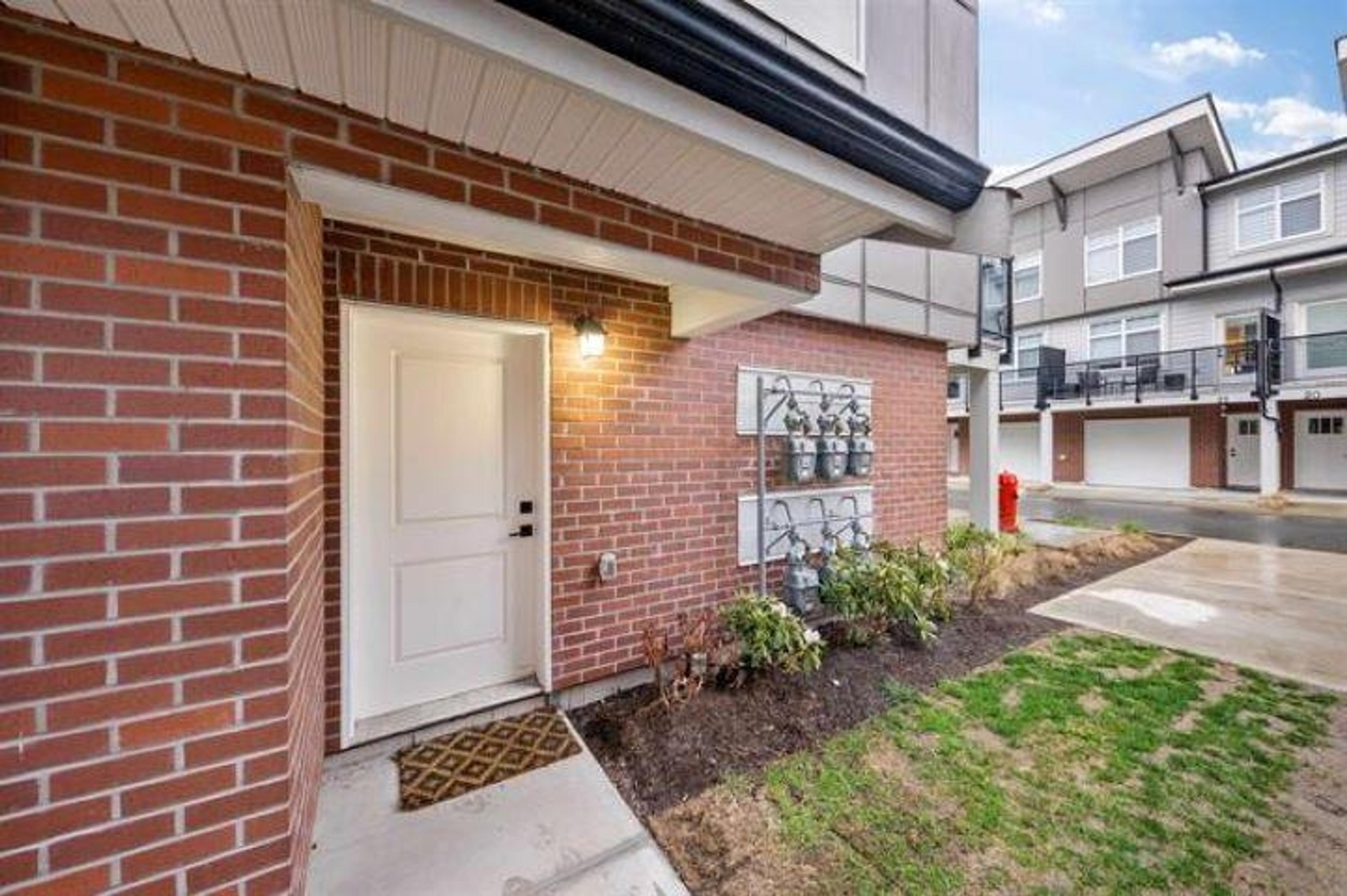 22334 48 Avenue, Langley - Exteriors - Full Complex View - Photo 3