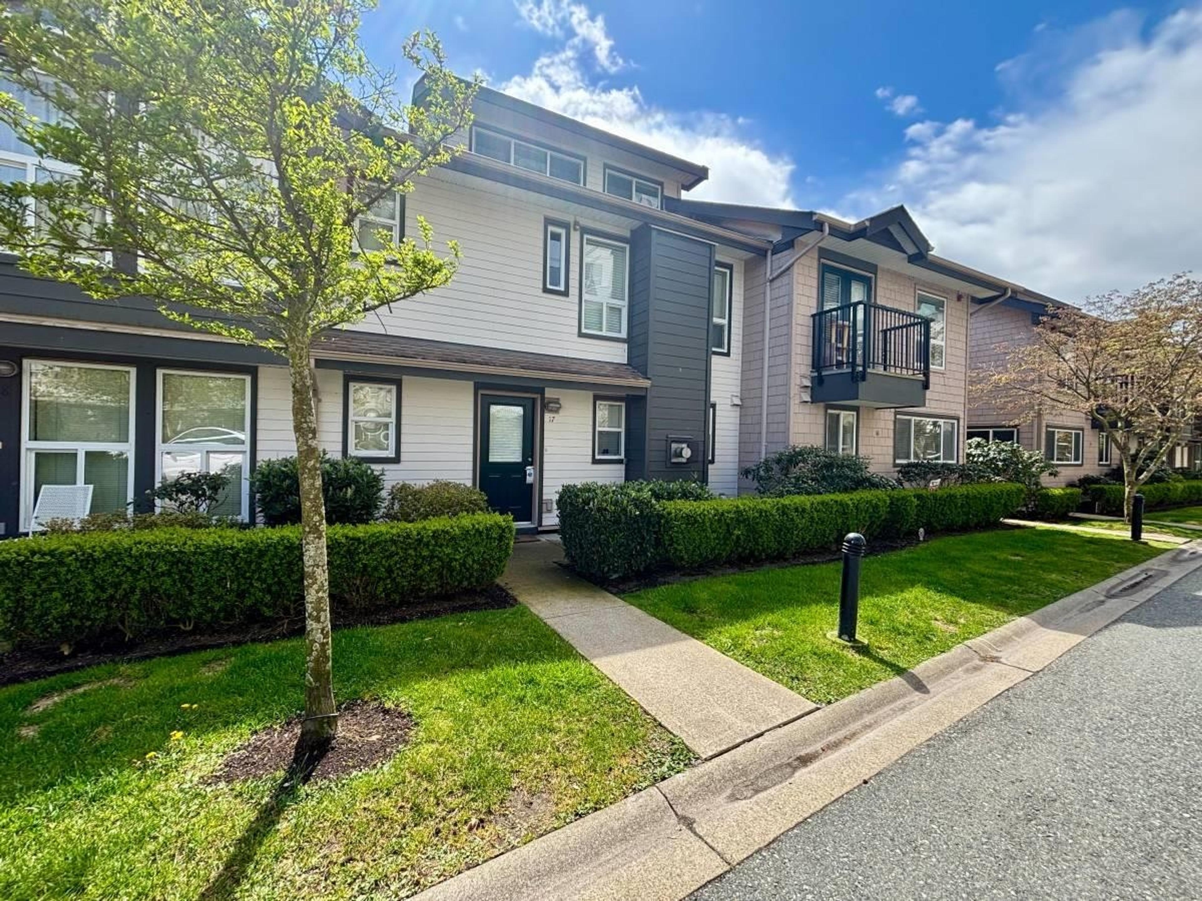 1204 Main Street, Squamish - Exteriors - Full Complex View - Photo 2