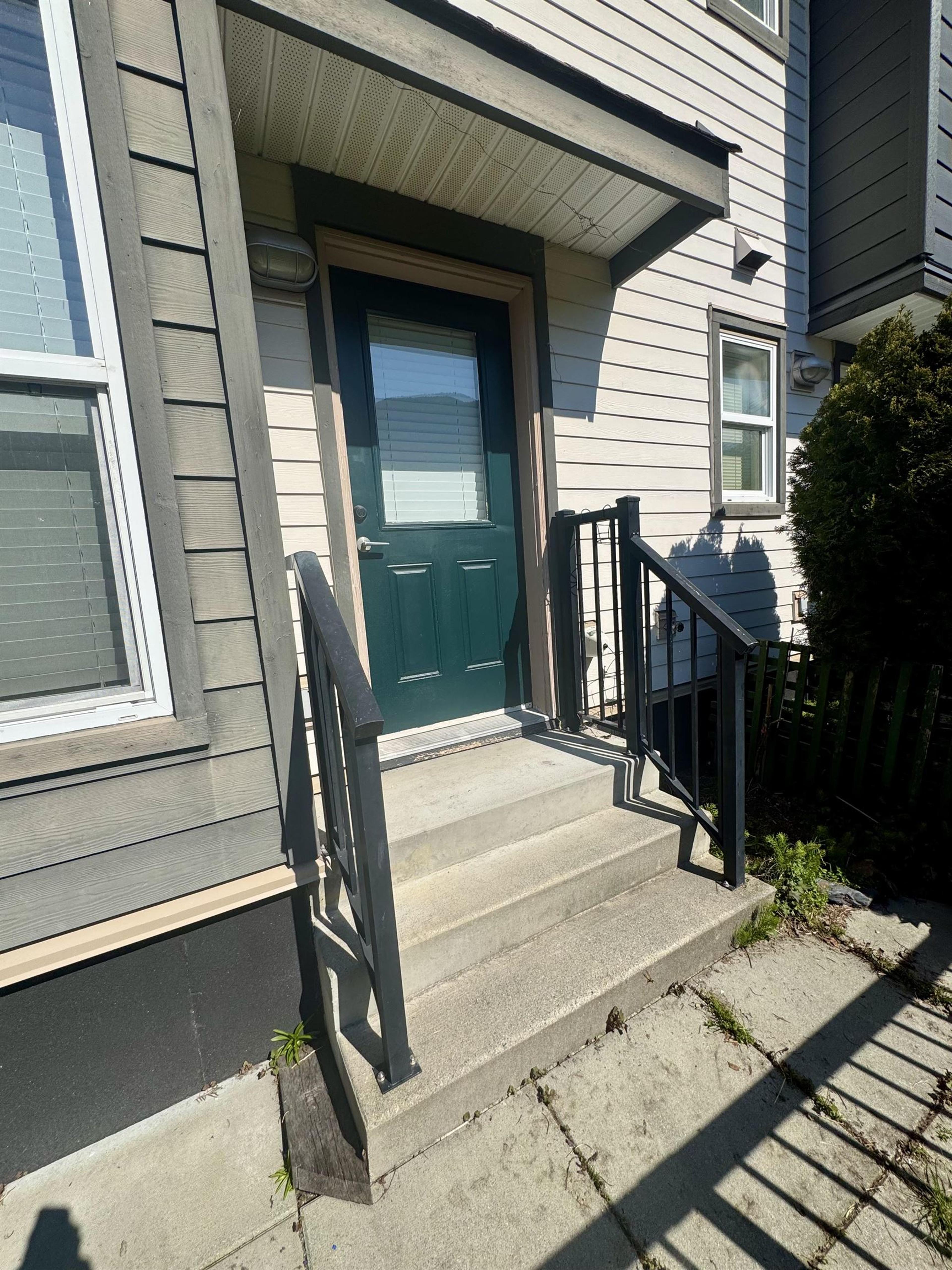 1204 Main Street, Squamish - Exteriors - Photo 3