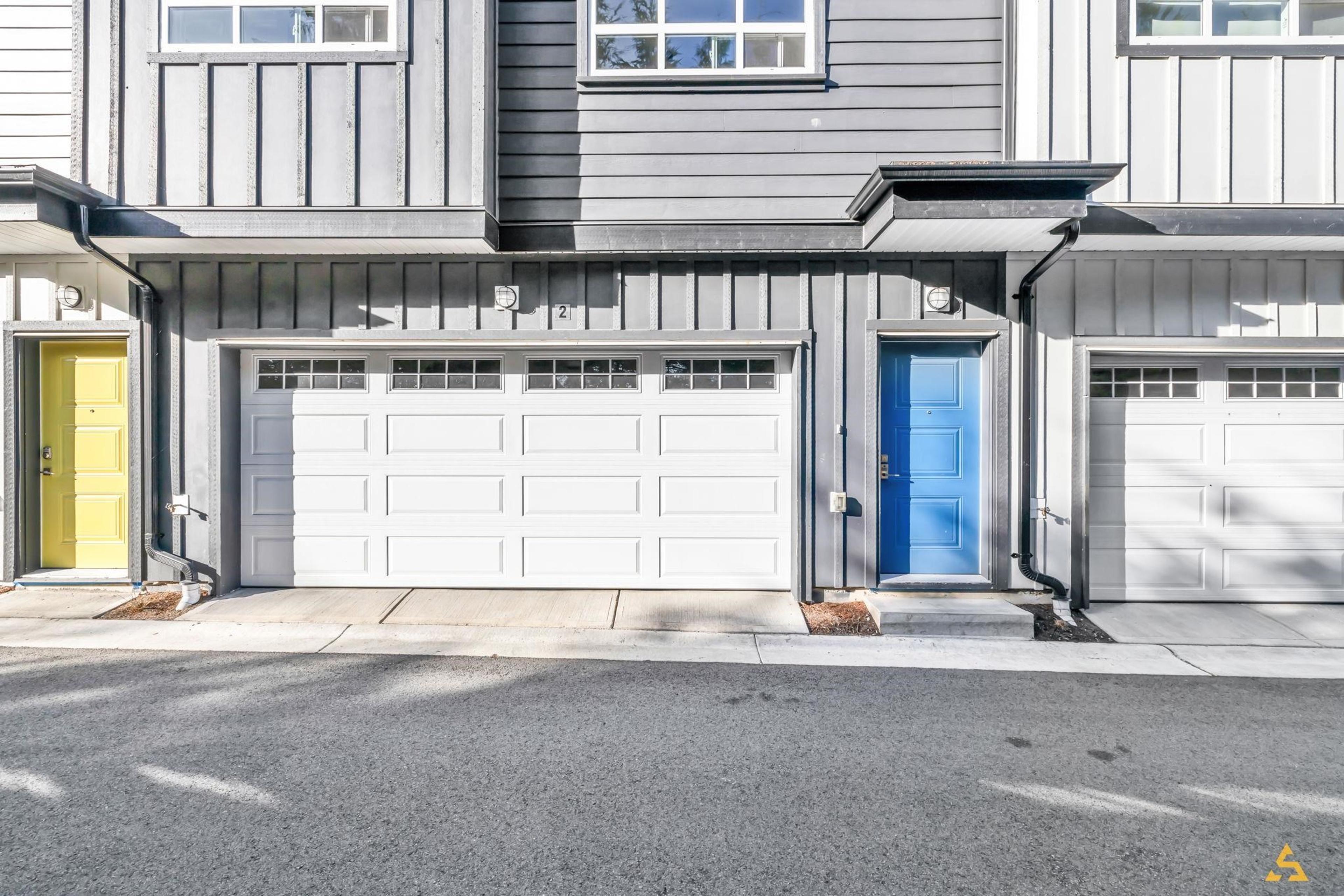 8137 164 Street, Surrey - Exteriors - Photo 2