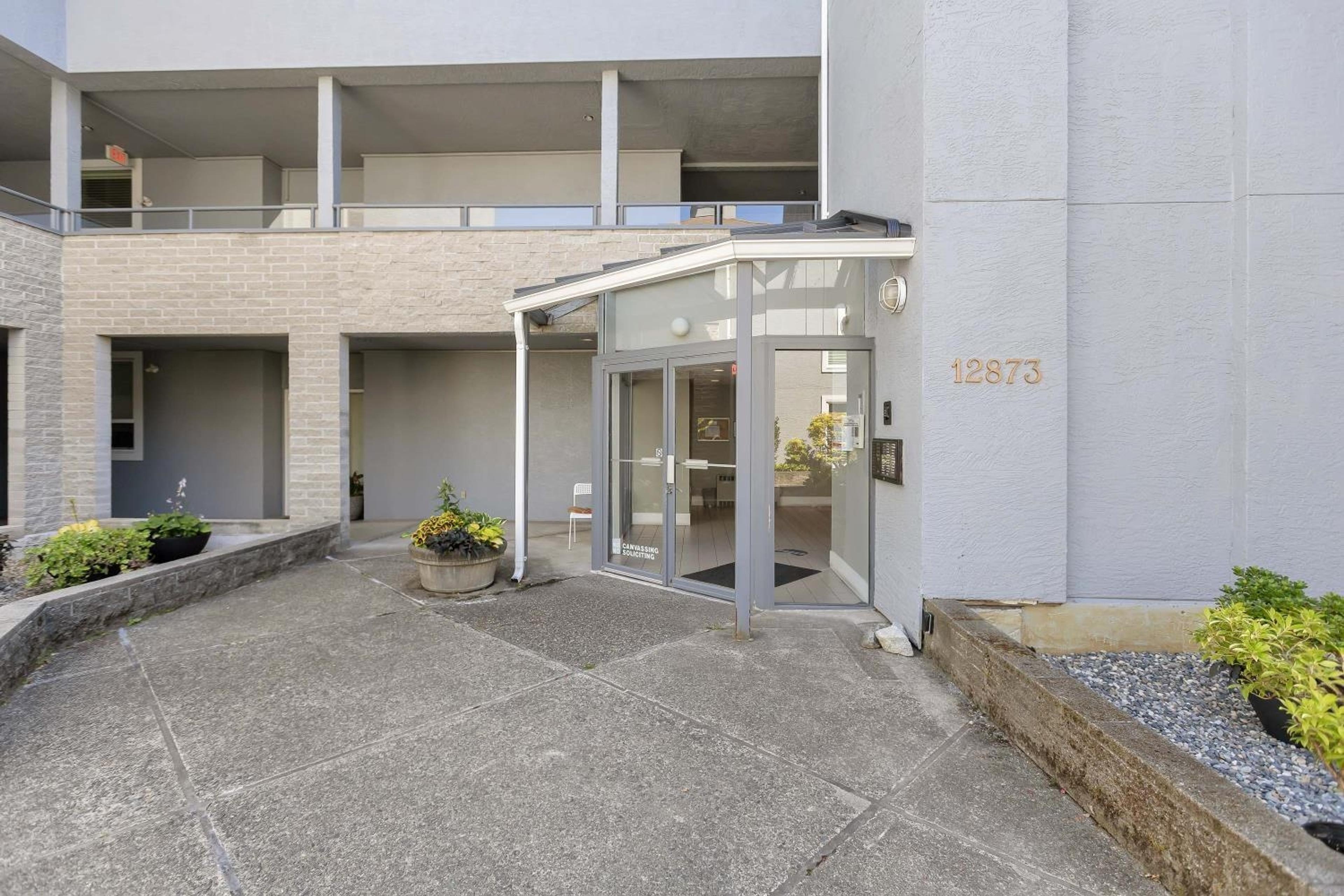 12873 Railway Avenue, Richmond - Exteriors - Photo 2