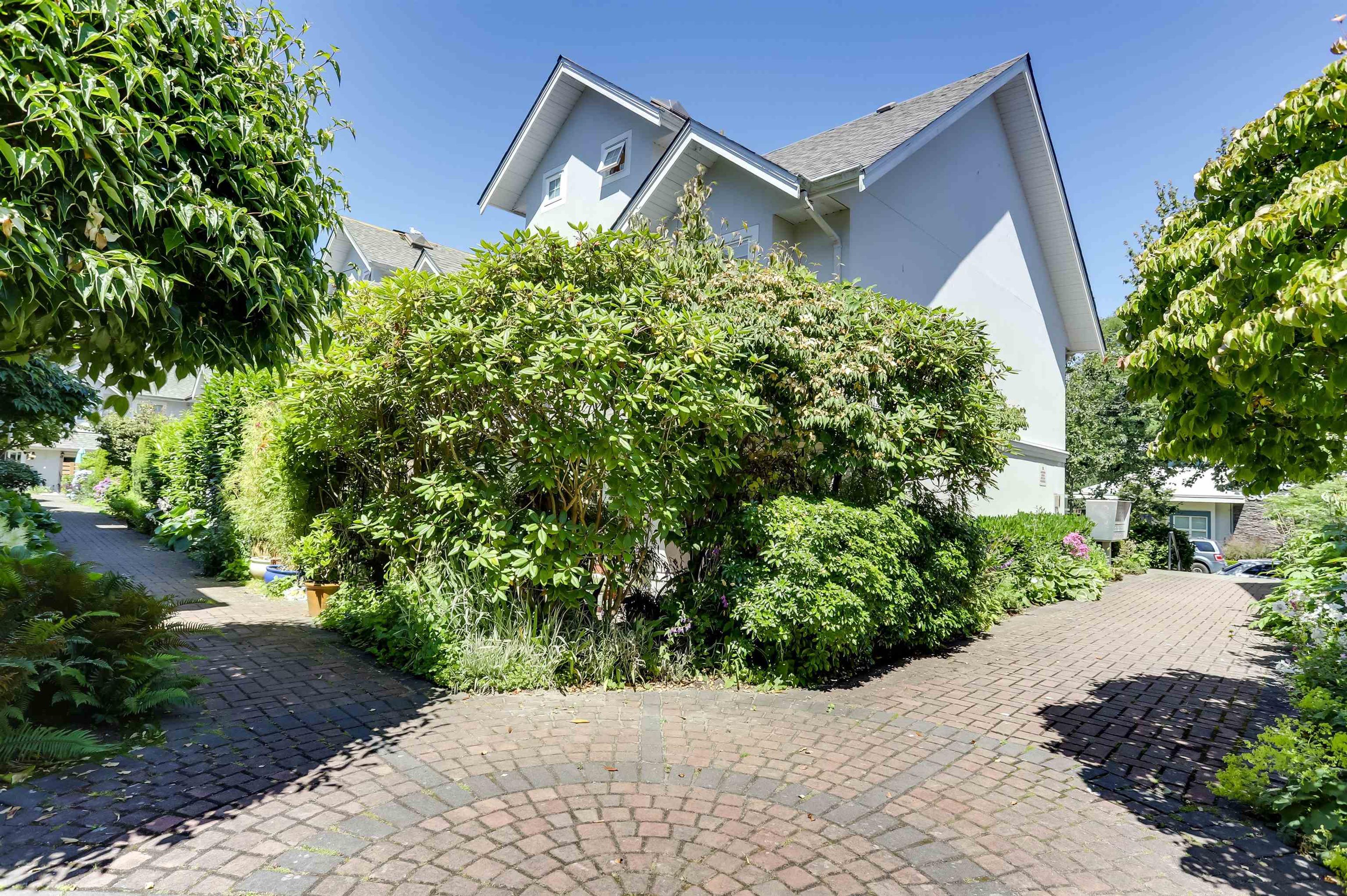 1630 154 Street, Surrey - Exteriors - Photo 1