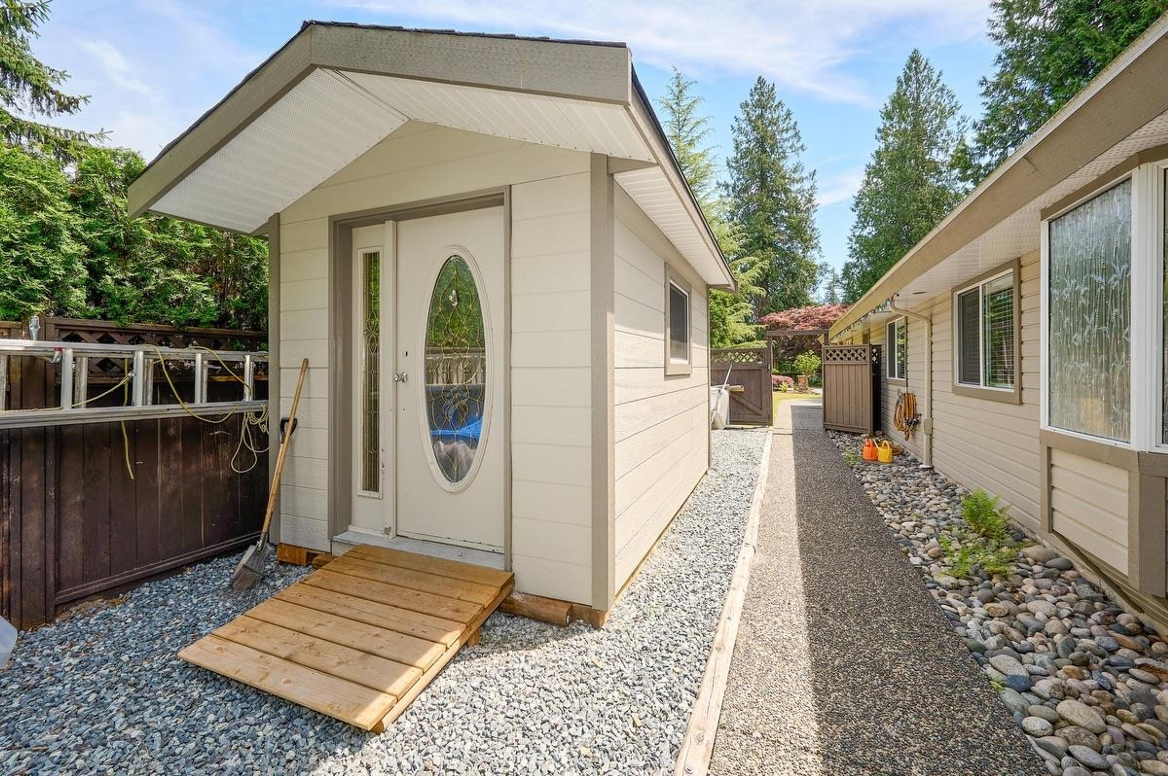 23100 129 Avenue, Maple Ridge - Exteriors - Photo 4