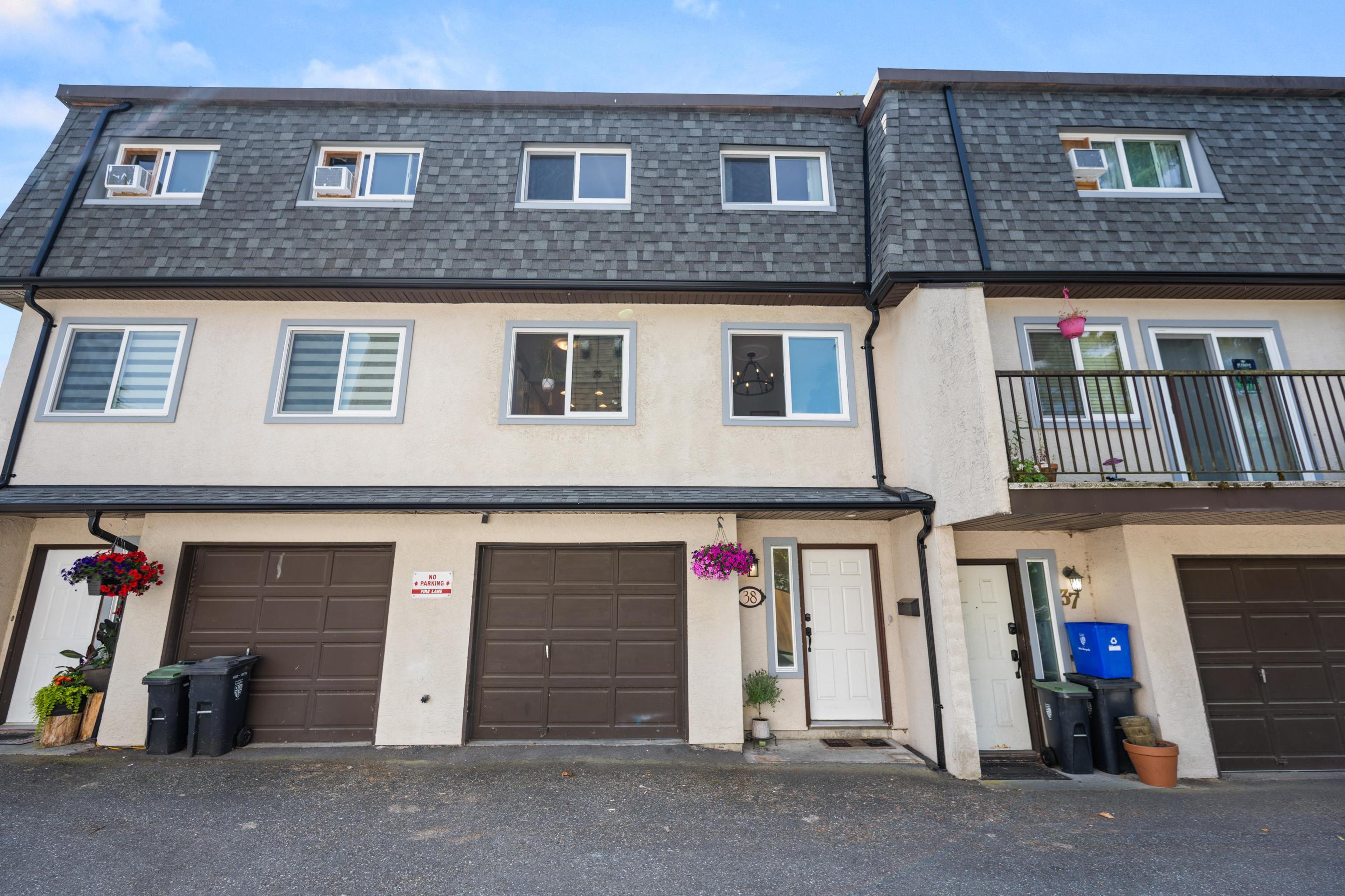 27125 31a Avenue, Langley - Exteriors - Full Complex View - Photo 1