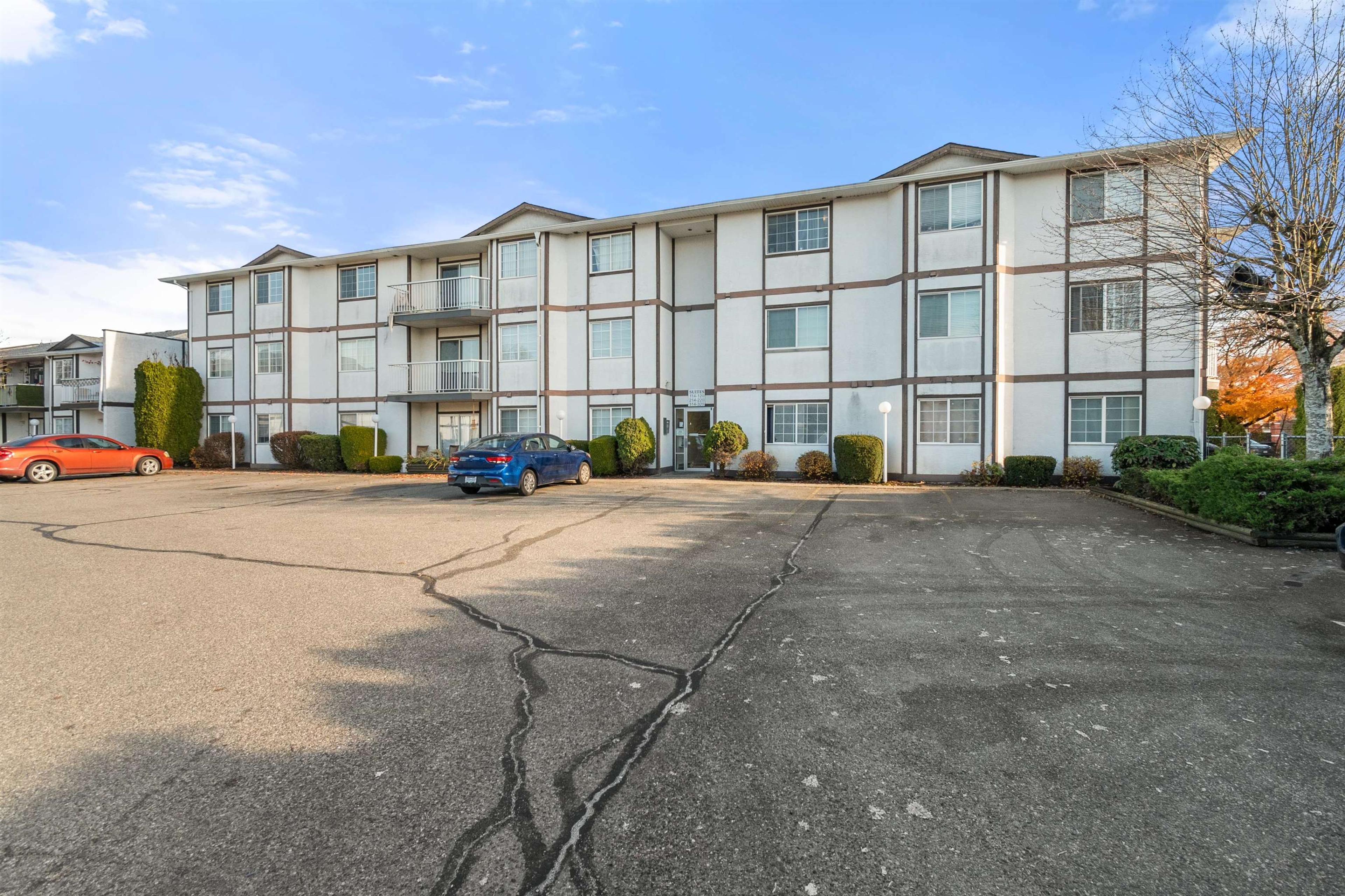 45669 Mcintosh Drive, Chilliwack - Exteriors - Photo 4