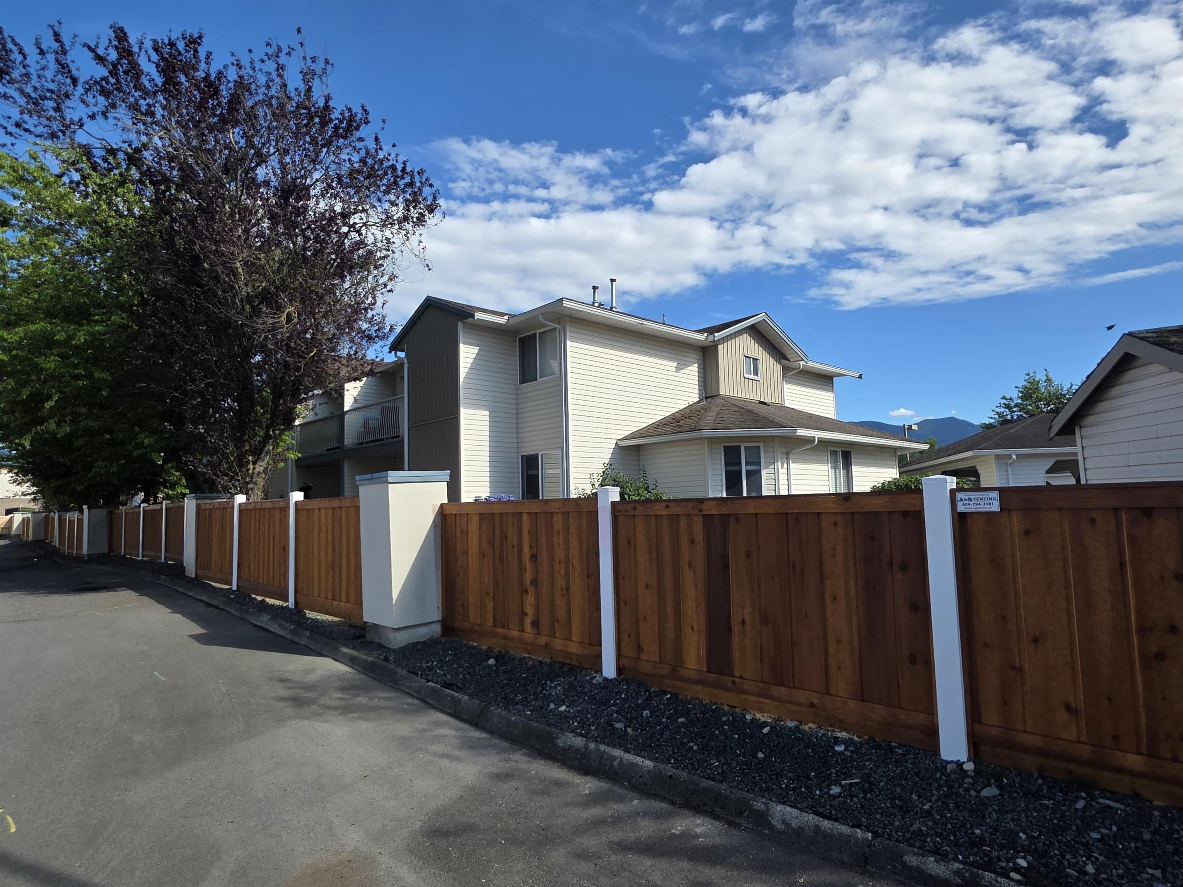 45435 Knight Road, Chilliwack - Exteriors - Full Complex View - Photo 1