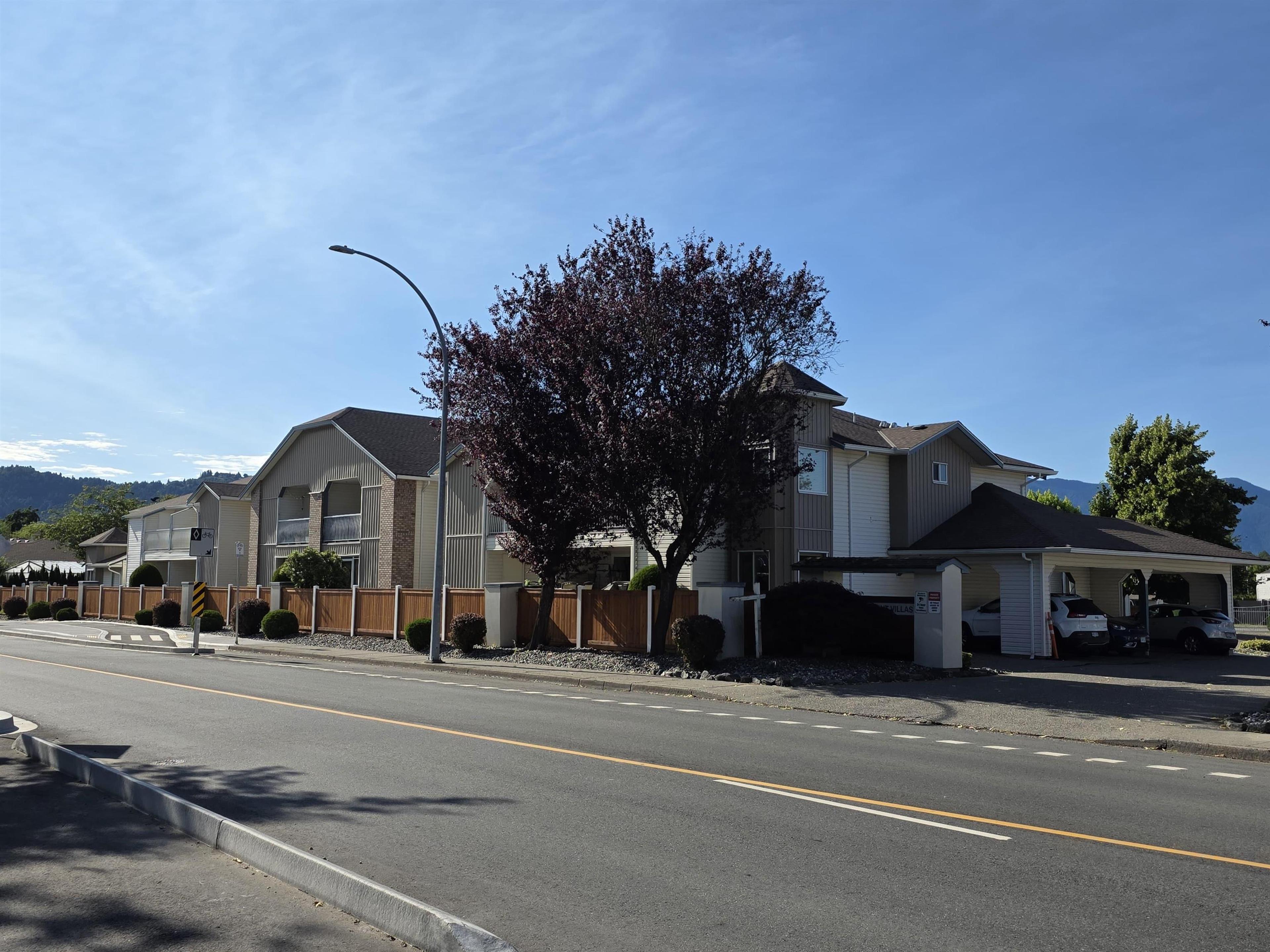 45435 Knight Road, Chilliwack - Exteriors - Full Complex View - Photo 5