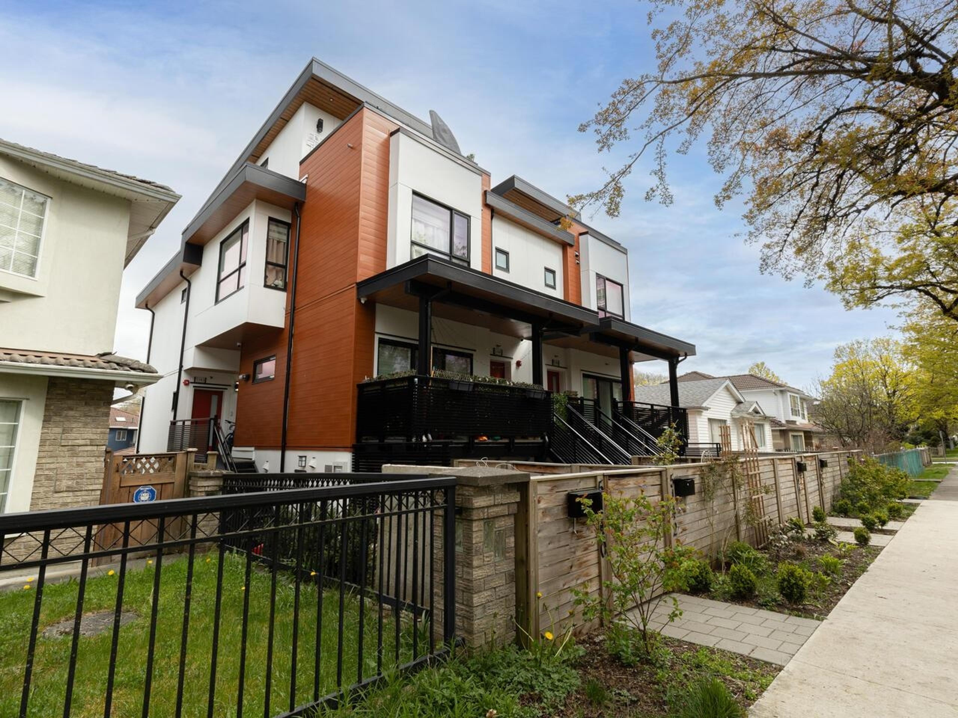 5140 Slocan Street, Vancouver - Exteriors - Photo 2