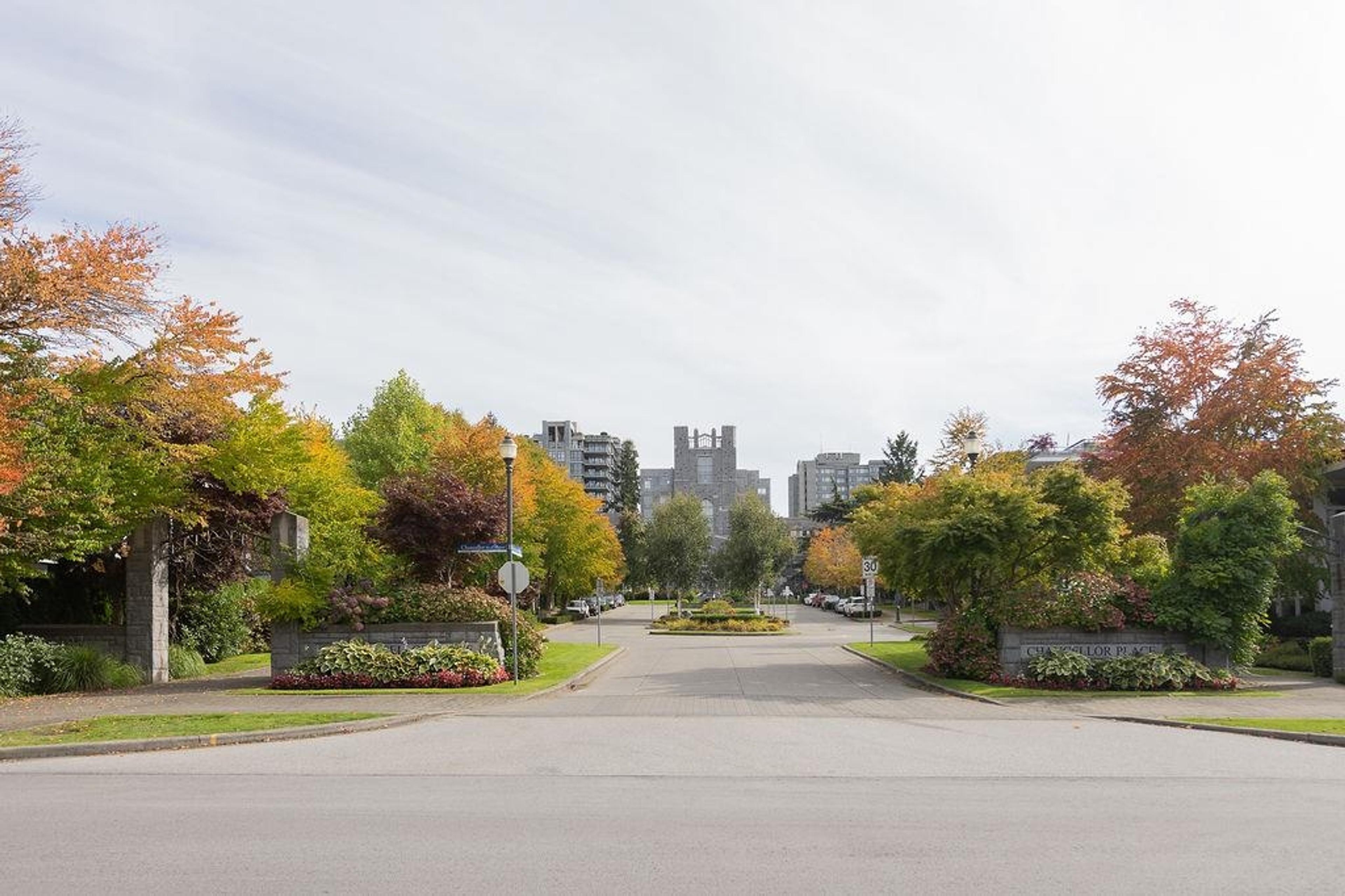 5952 Chancellor Mews, Vancouver - Exteriors - Full Complex View - Photo 3