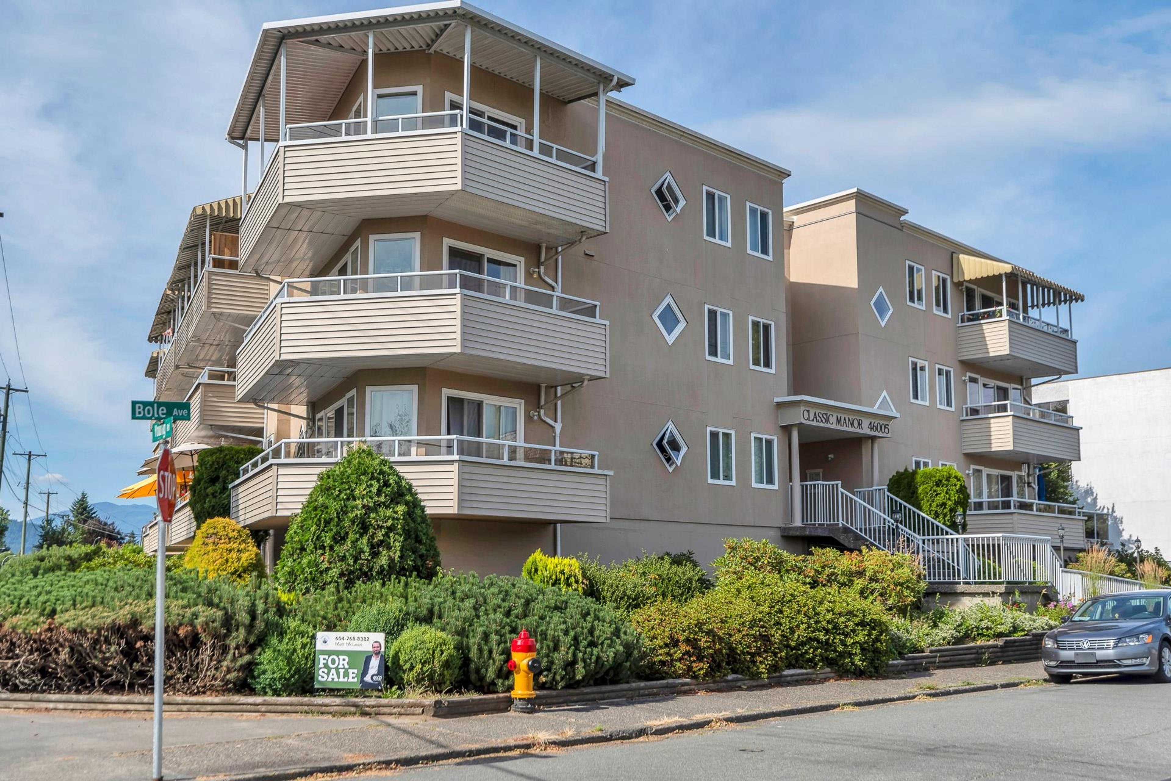 46005 Bole Avenue, Chilliwack - Exteriors - Photo 2