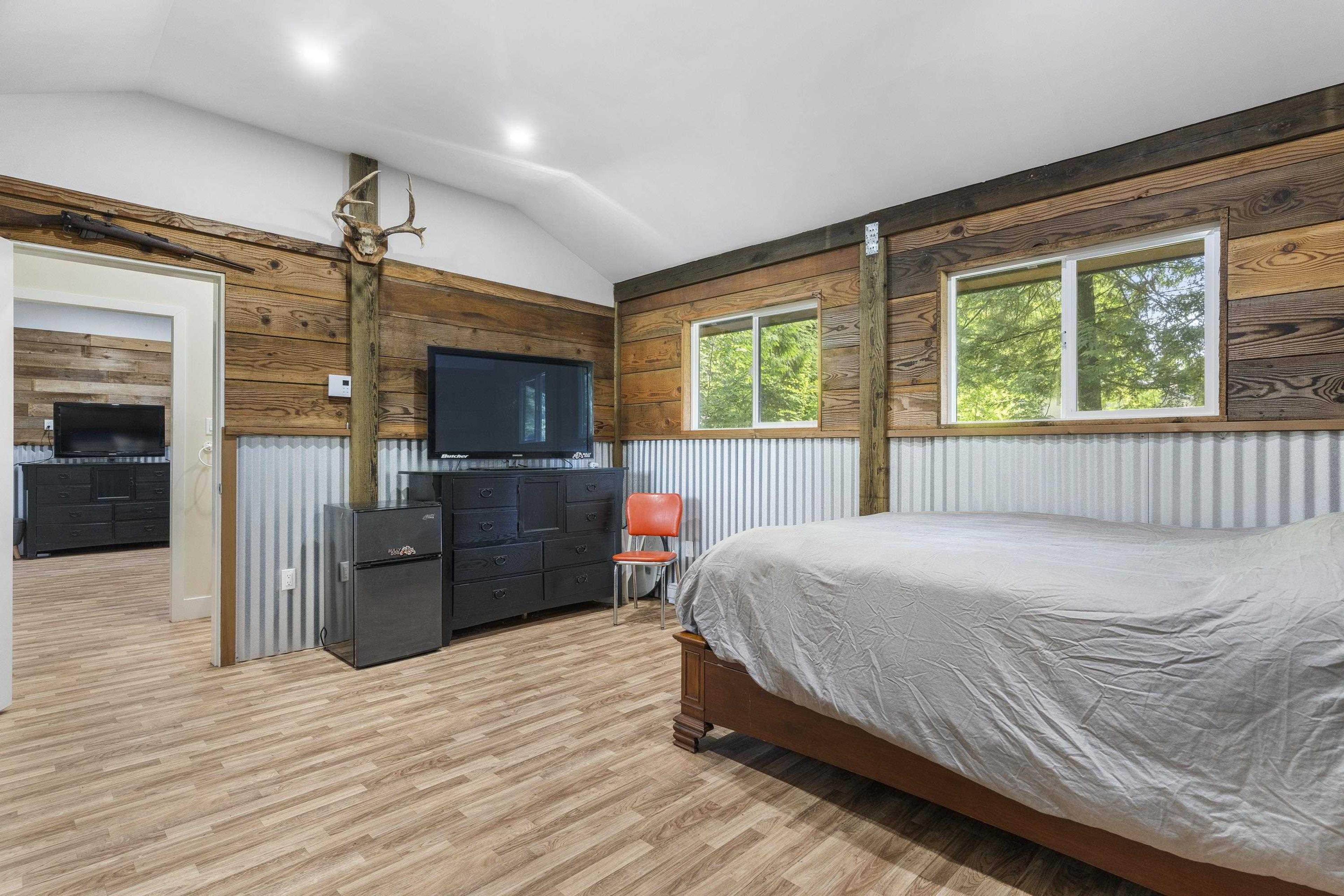 10879 284 STREET - Image 28