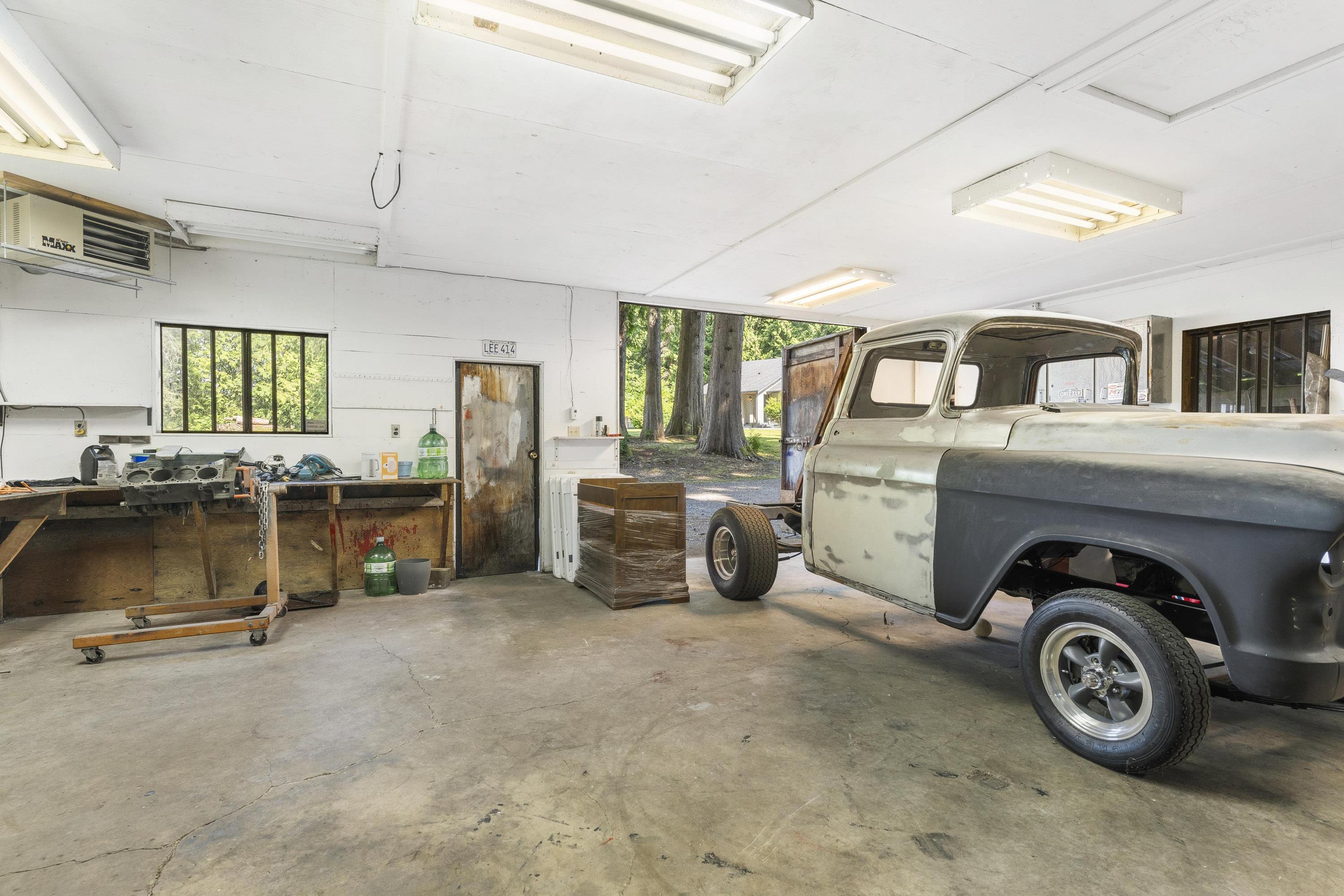 10879 284 STREET - Image 31