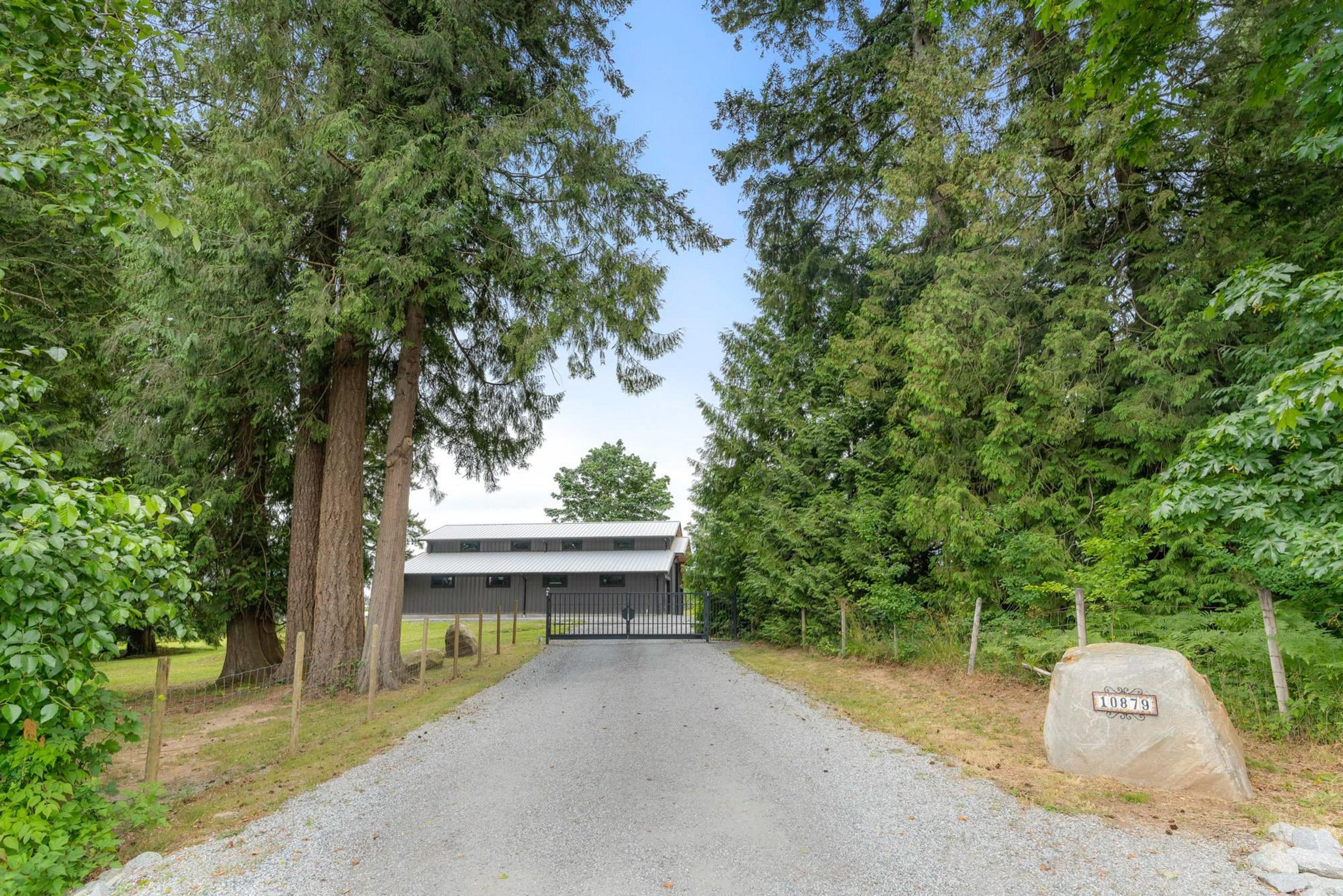 10879 284 STREET - Image 39