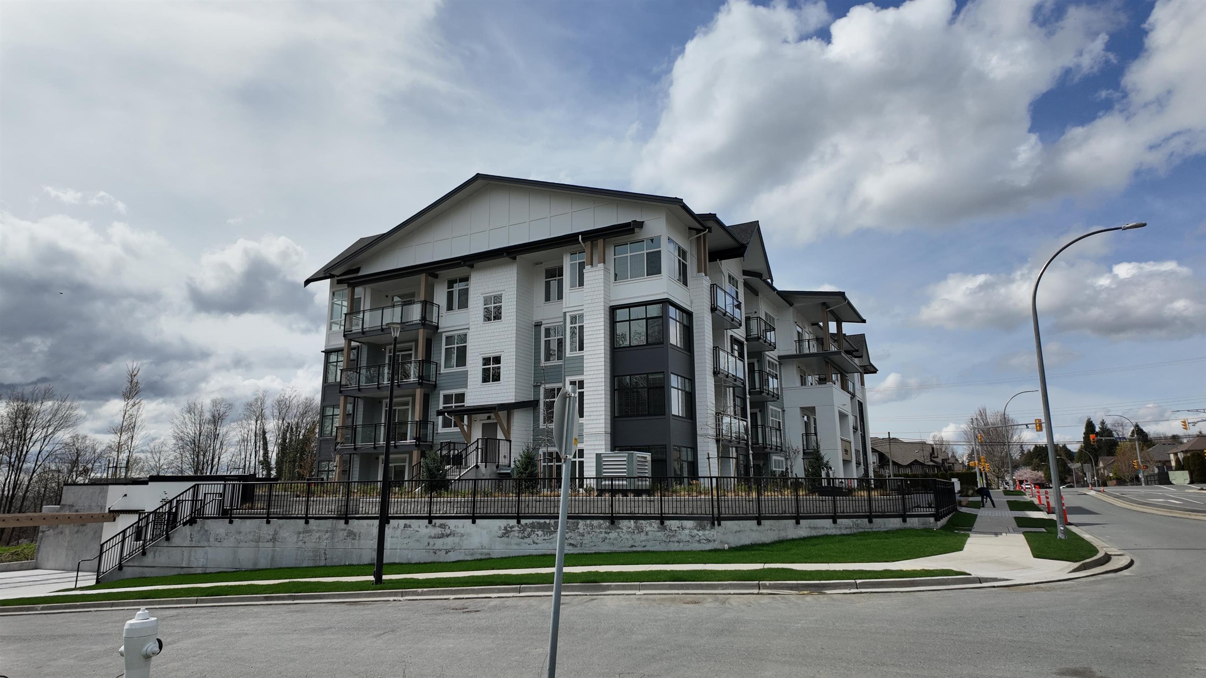 33920 Best Avenue, Mission - Exteriors - Photo 1