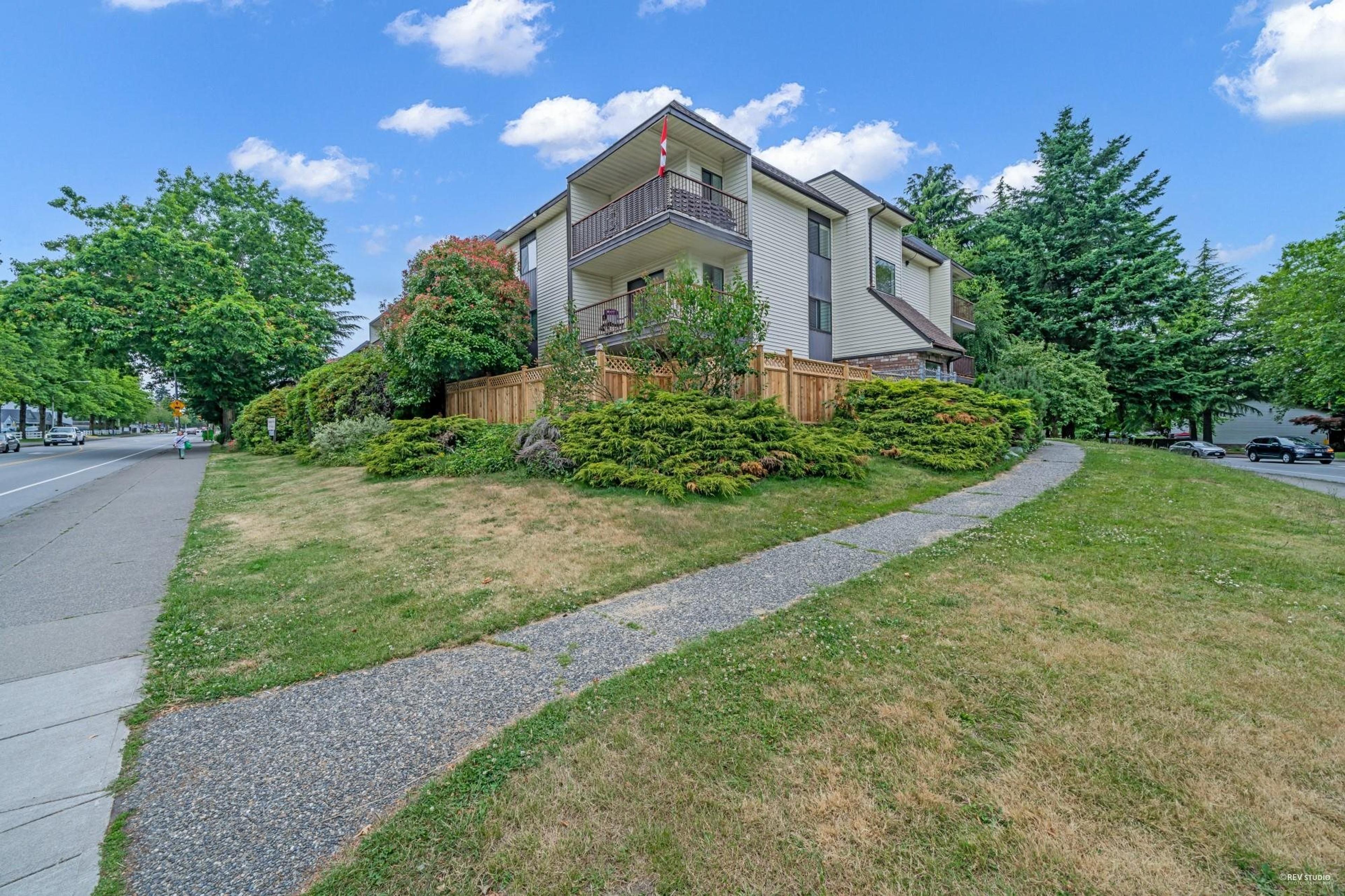 13775 74 Avenue, Surrey - Exteriors - Photo 5