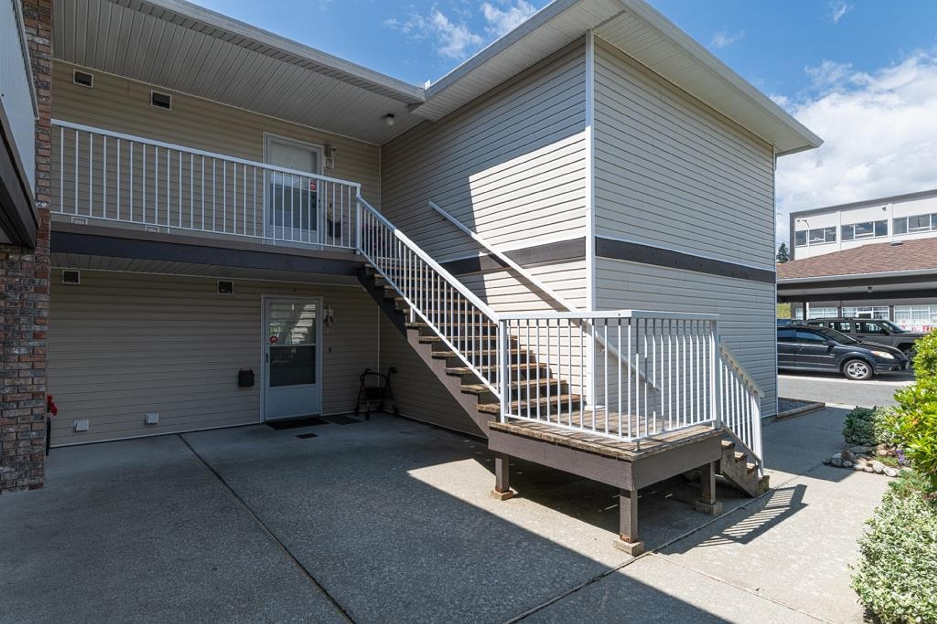 32821 6th Avenue, Mission - Exteriors - Photo 1