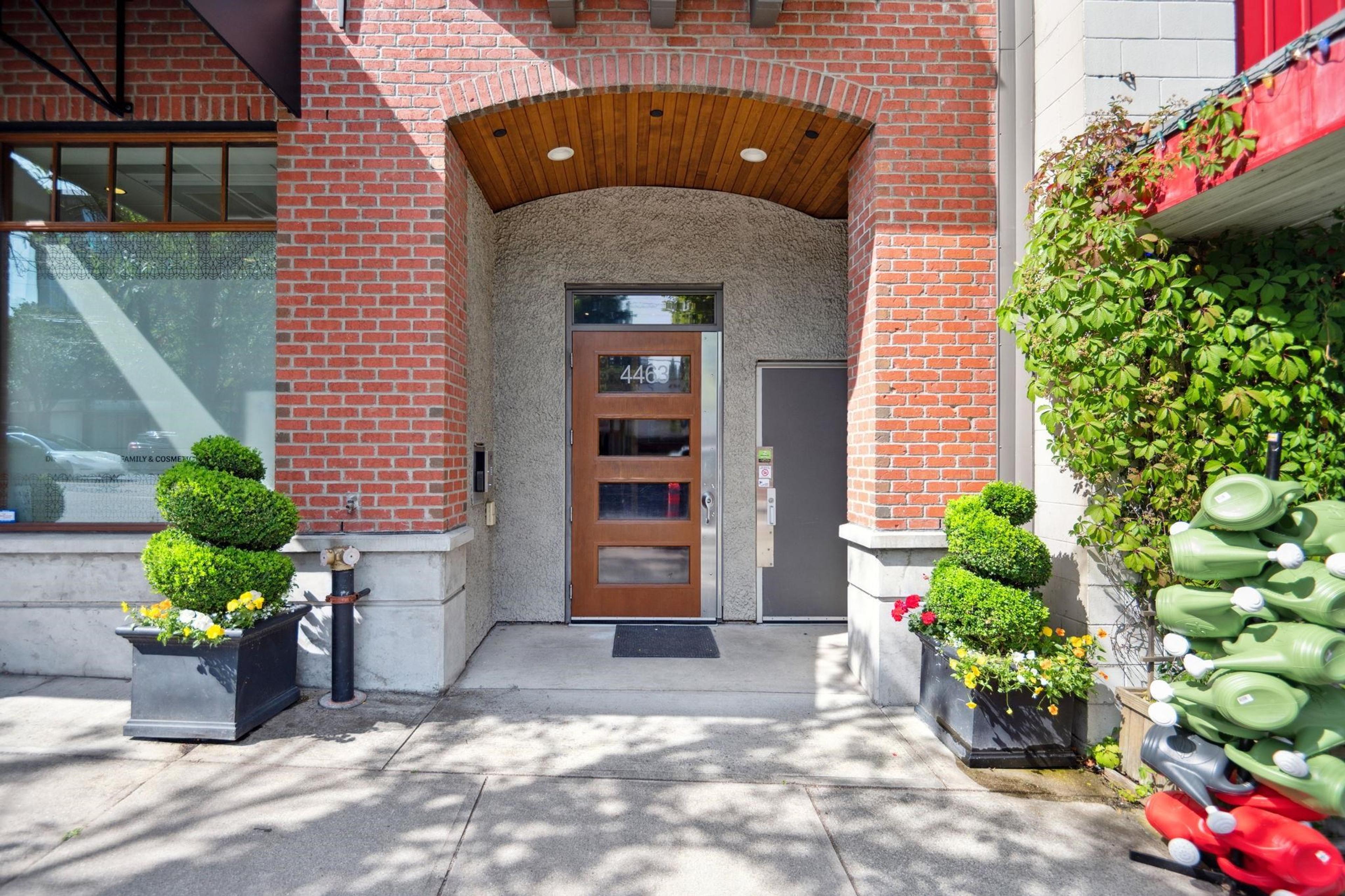 4463 W 10th Avenue, Vancouver - Exteriors - Photo 2